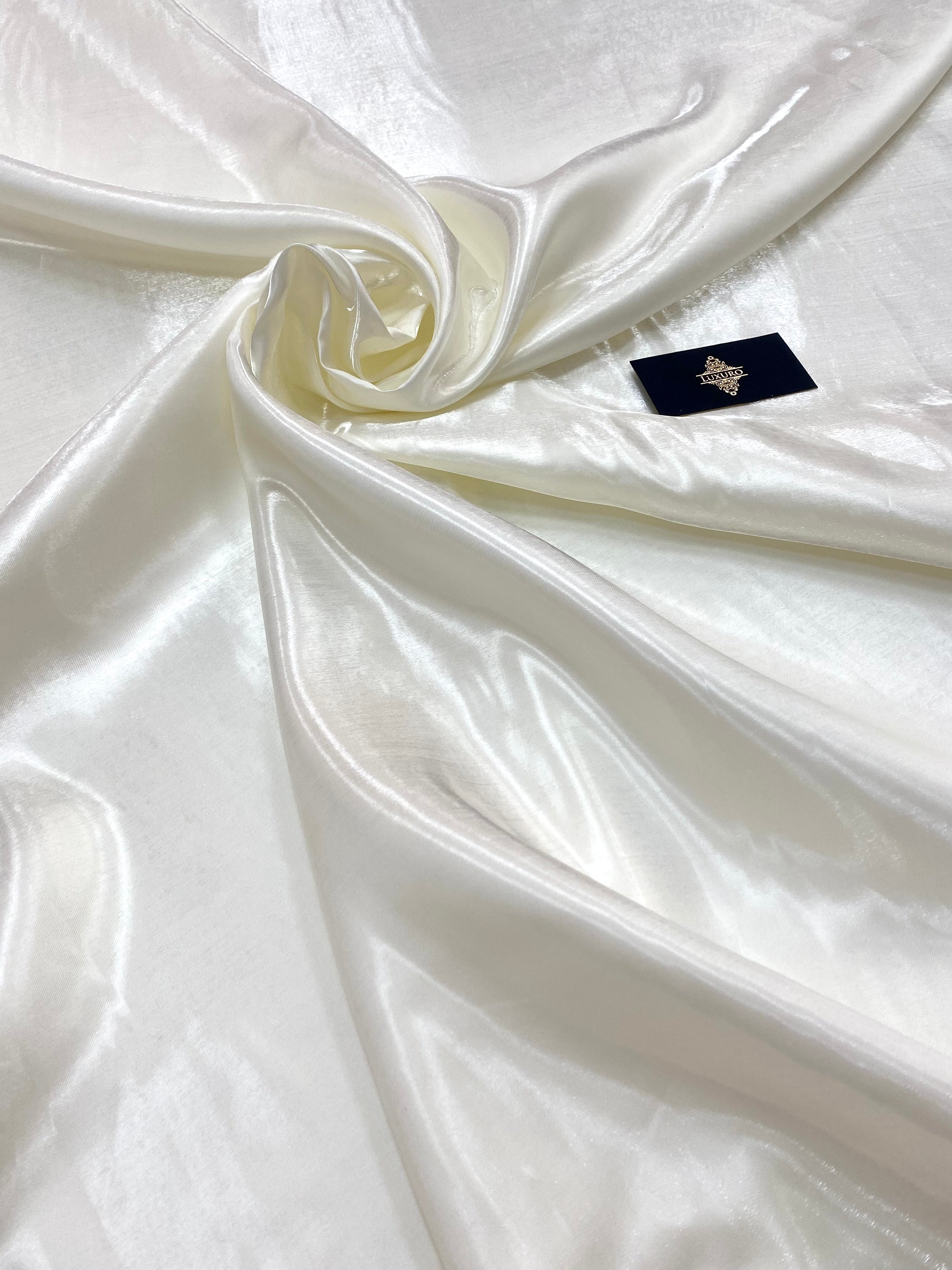 Folyékony Satin Fix Krém Világos