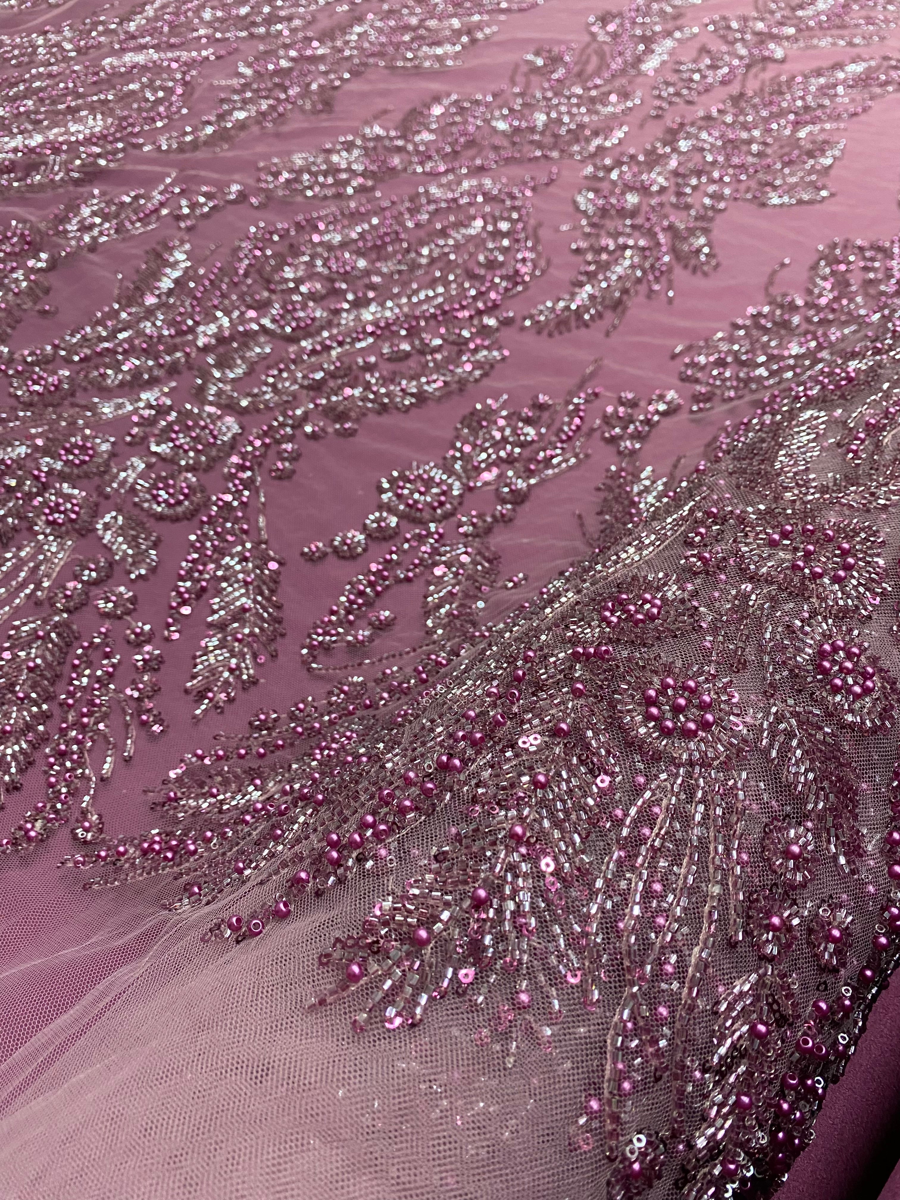 Dantela Couture Magenta virágmintával, gyöngyökkel, gyöngyöcskékkel és flitterekkel