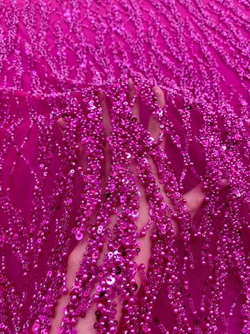 Dantela Couture Fucsia gyöngysorokkal, gyöngyökkel és flitterekkel
