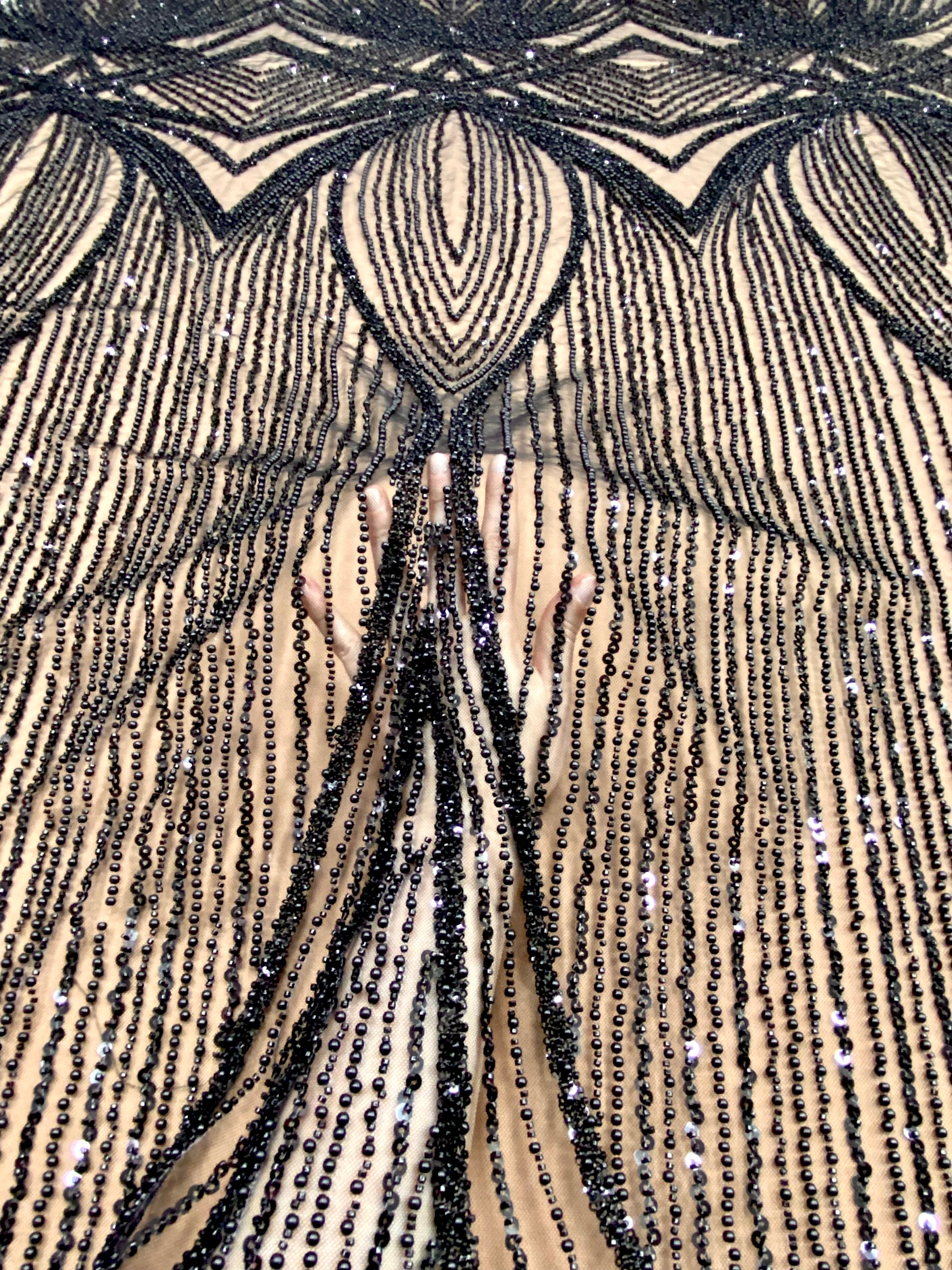 Dantela Couture Neagra cu Model Geometric, cu Perle, Margele si Paiete