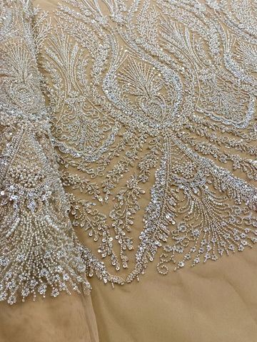 Dantela Couture Argintie pe Tulle Nude cu Model Geometric, cu Perle, Margele si Paiete