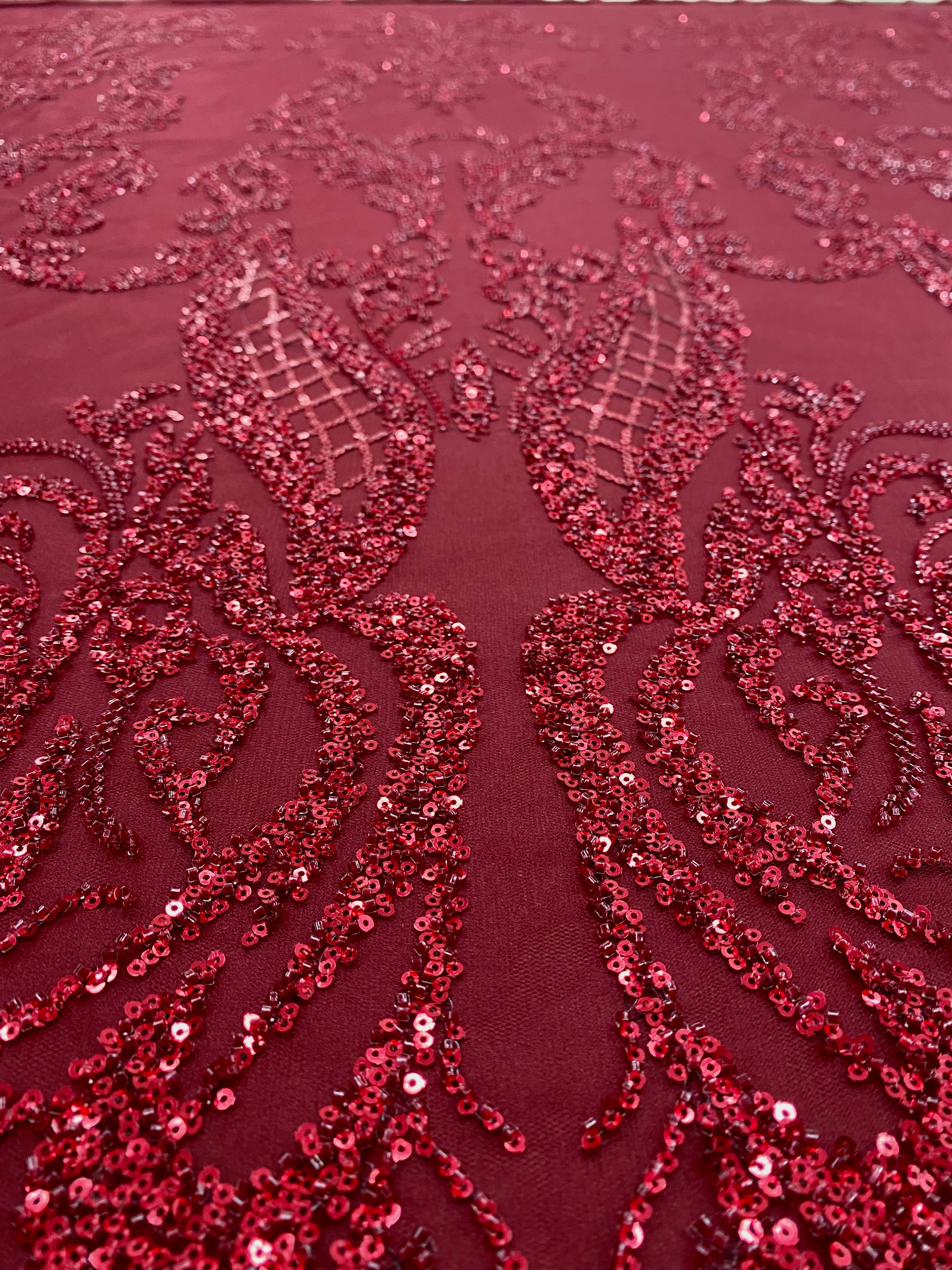 Dantela Couture Bordeaux geometriai mintával, gyöngyökkel és flitterekkel