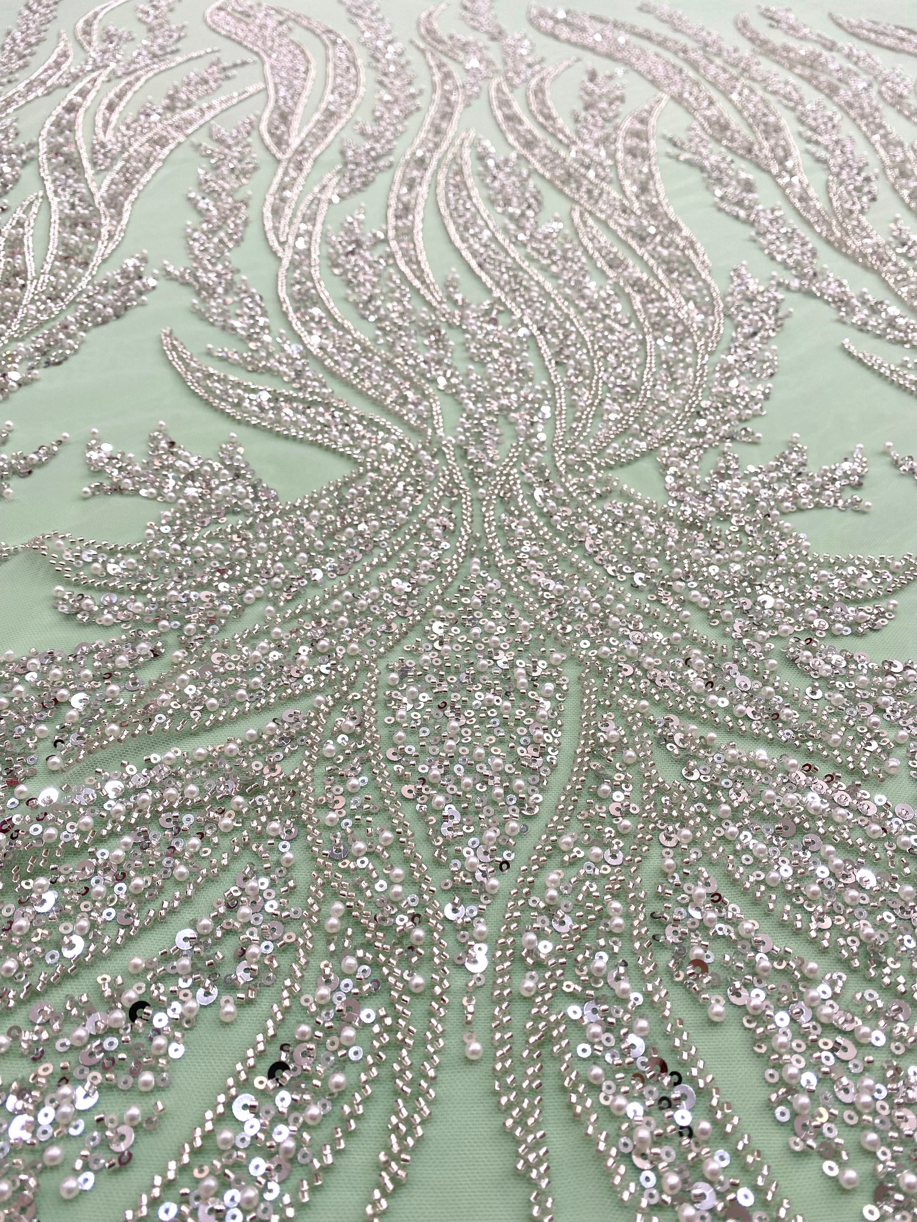 Dantela Couture Argintie pe Tulle Verde Menta cu Panou, cu Perle, Margele si Paiete