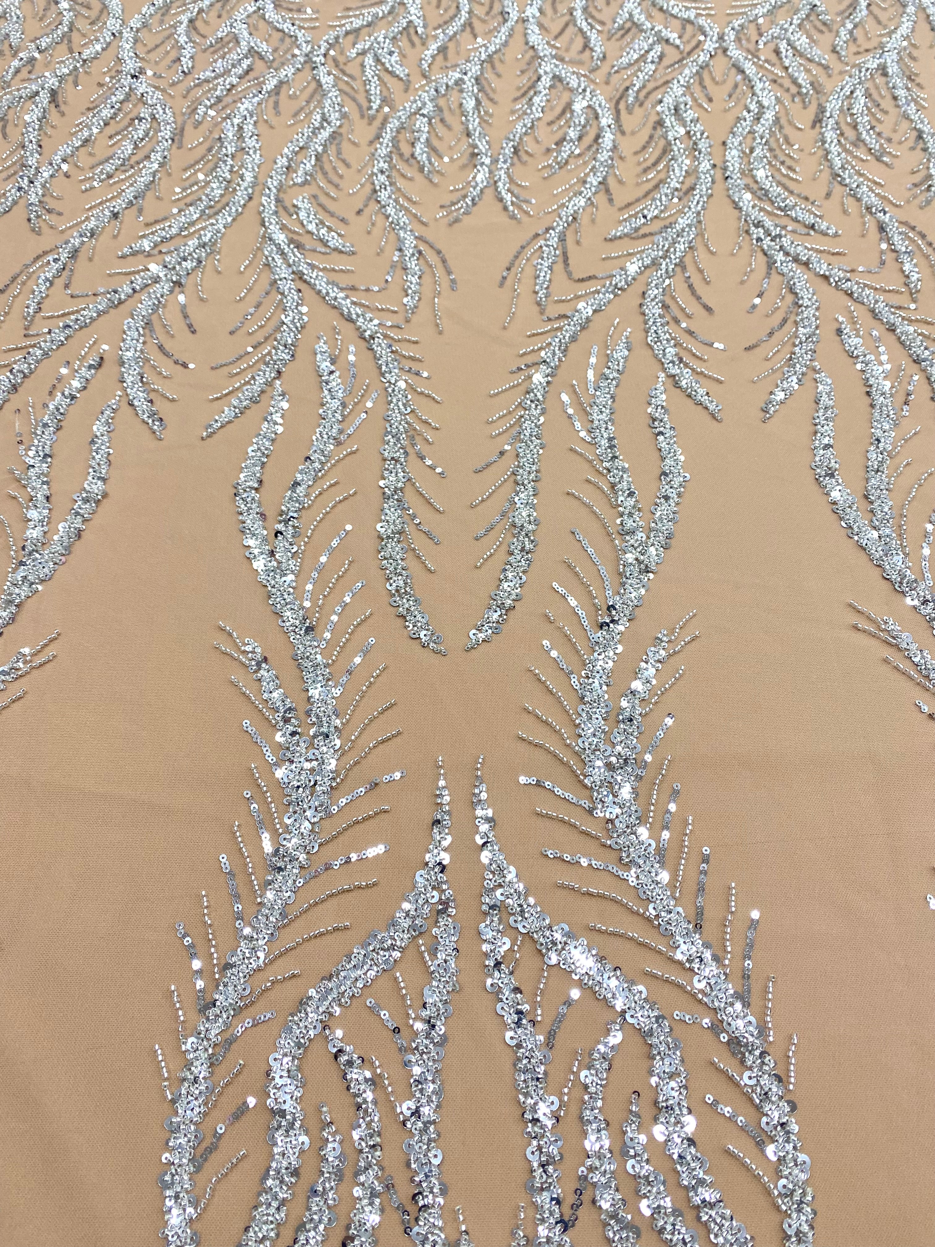 Csipke Couture ezüst tüll nude panellel, gyöngyökkel és flitterekkel