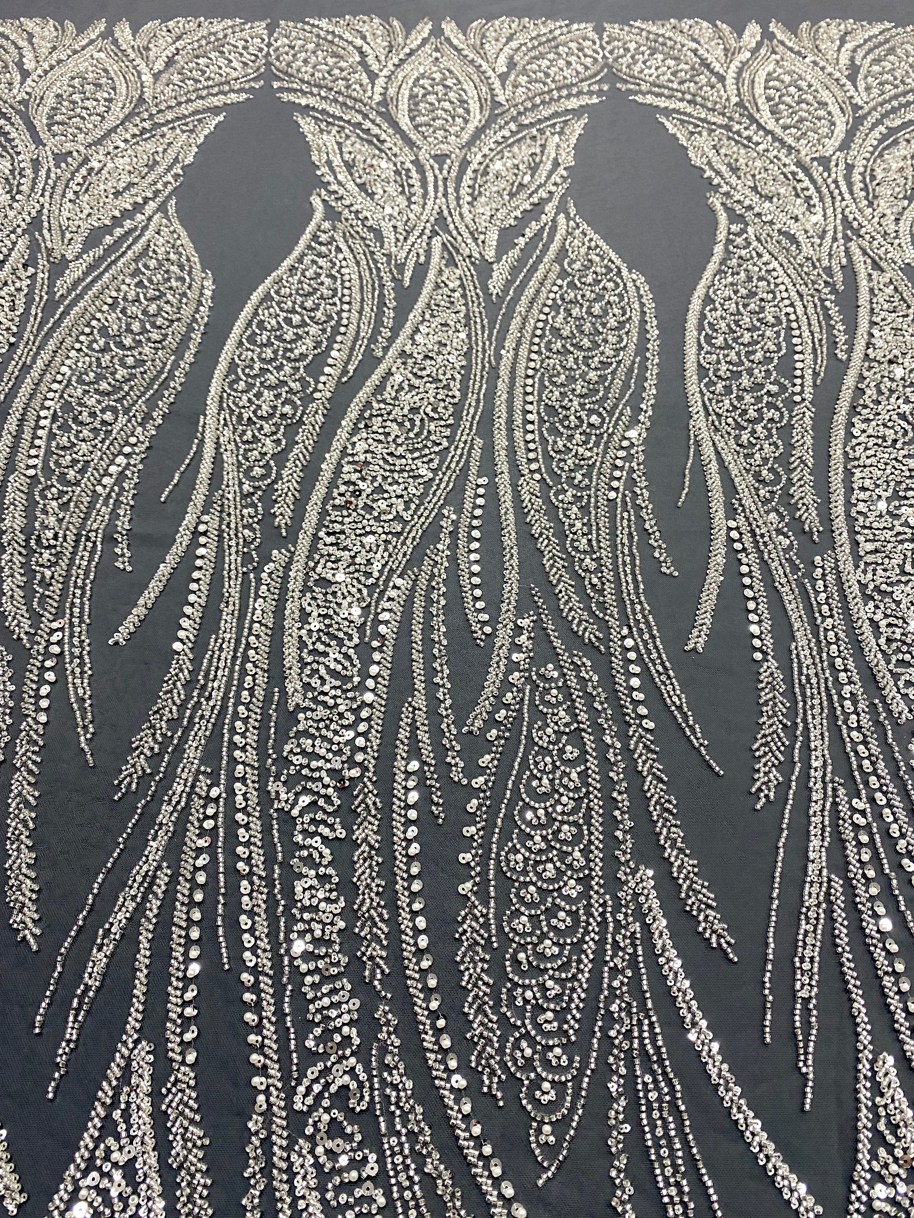 Dantela Couture Argintie pe Tulle Antracit cu Panou, cu Perle, Margele si Paiete