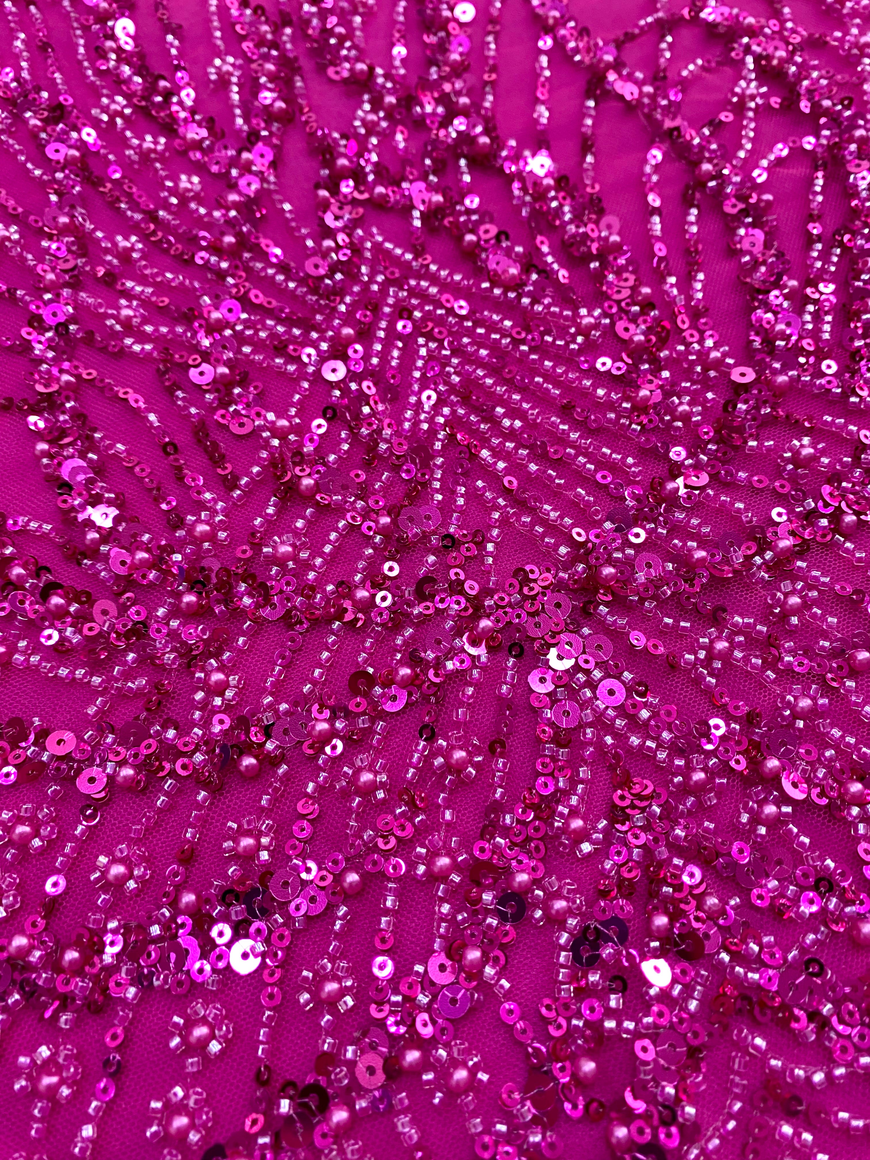Dantela Couture Fucsia gyöngyökkel, gyöngyökkel és flitterekkel díszített panellel