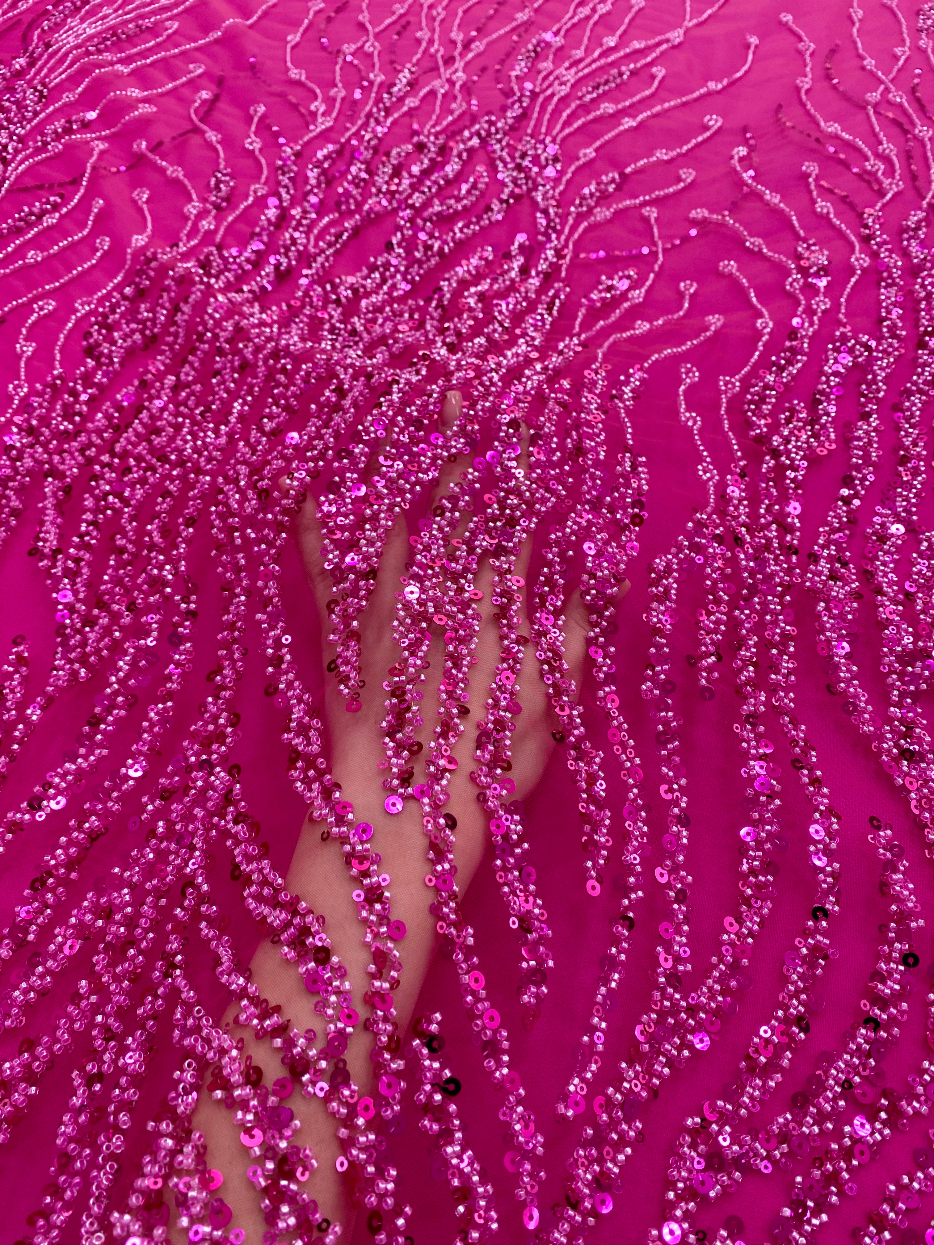 Dantela Couture Fucsia gyöngyökkel és flitterekkel, szálakkal