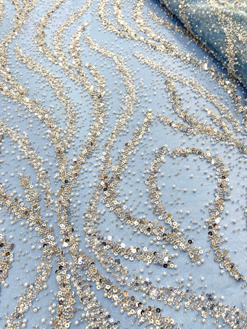 Dantela Couture Argintie pe Tulle Bleu cu Perle, Margele si Paiete