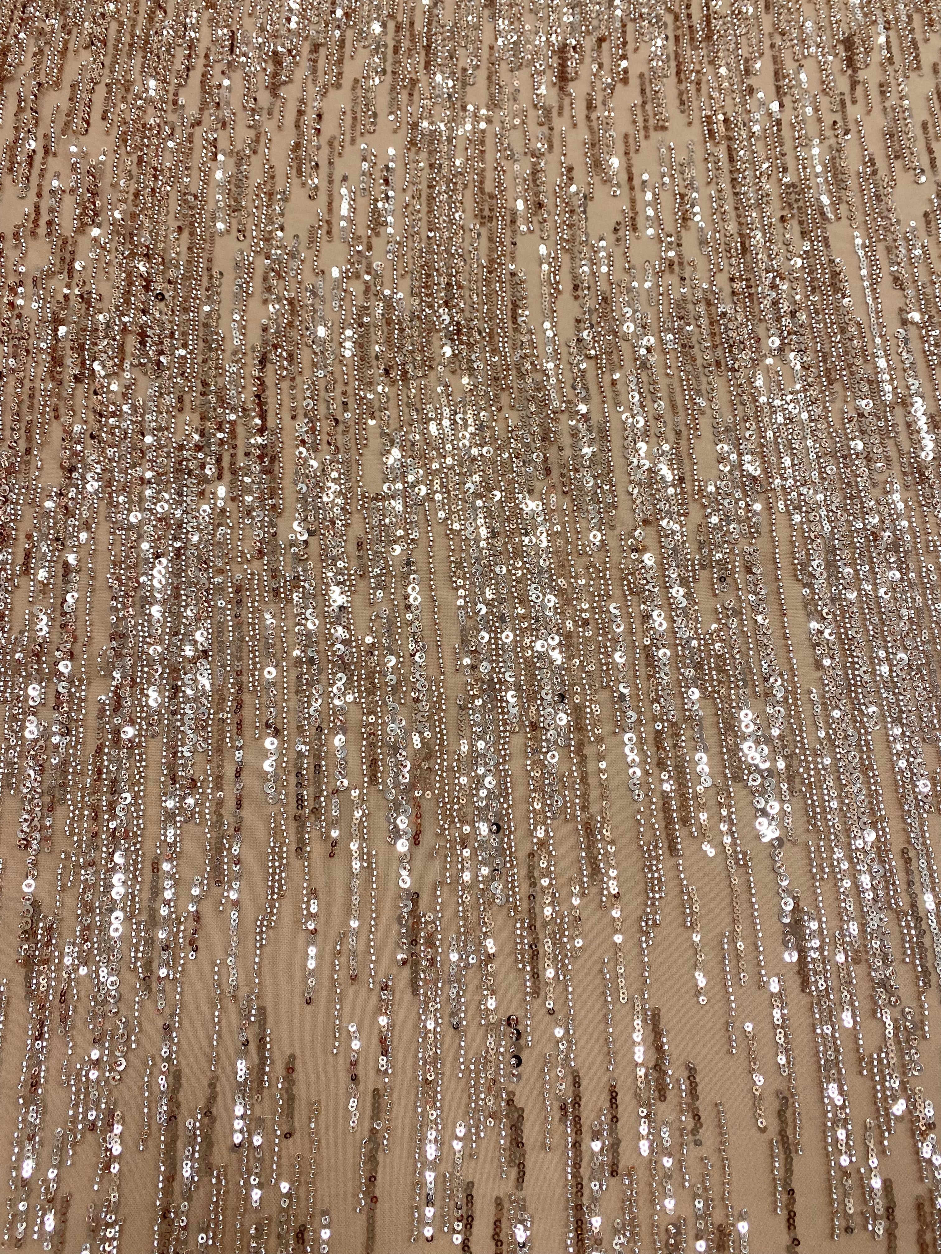 Dantela Couture Arany Rose lineáris mintával, gyöngyökkel és flitterekkel