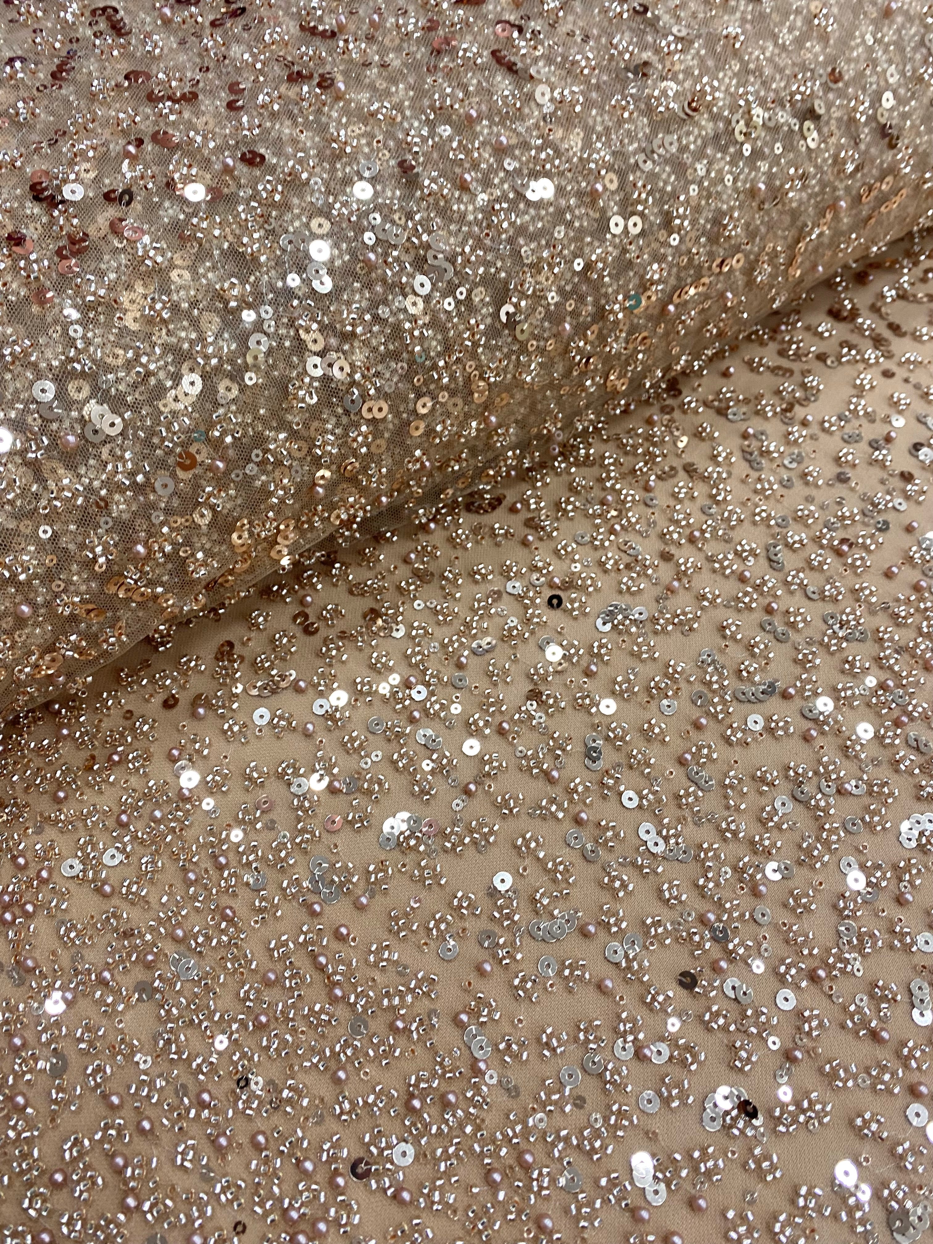 Csipke Couture arany rózsaszín átmenetes, gyöngyökkel, gyöngyökkel és flitterekkel