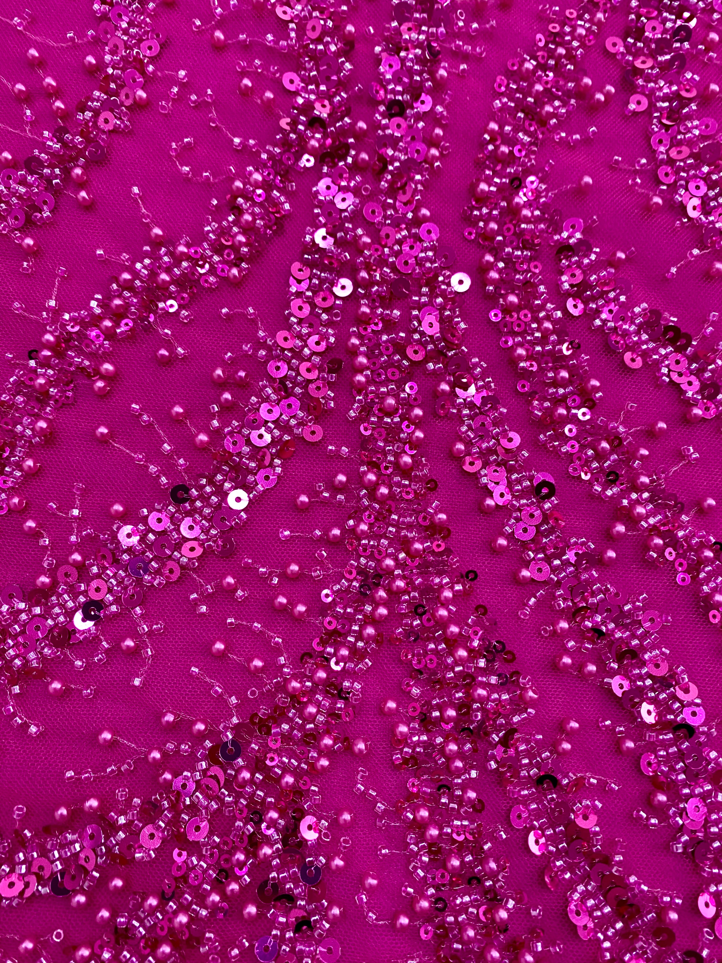 Dantela Couture Fucsia gyöngyökkel, gyöngyökkel és flitterekkel