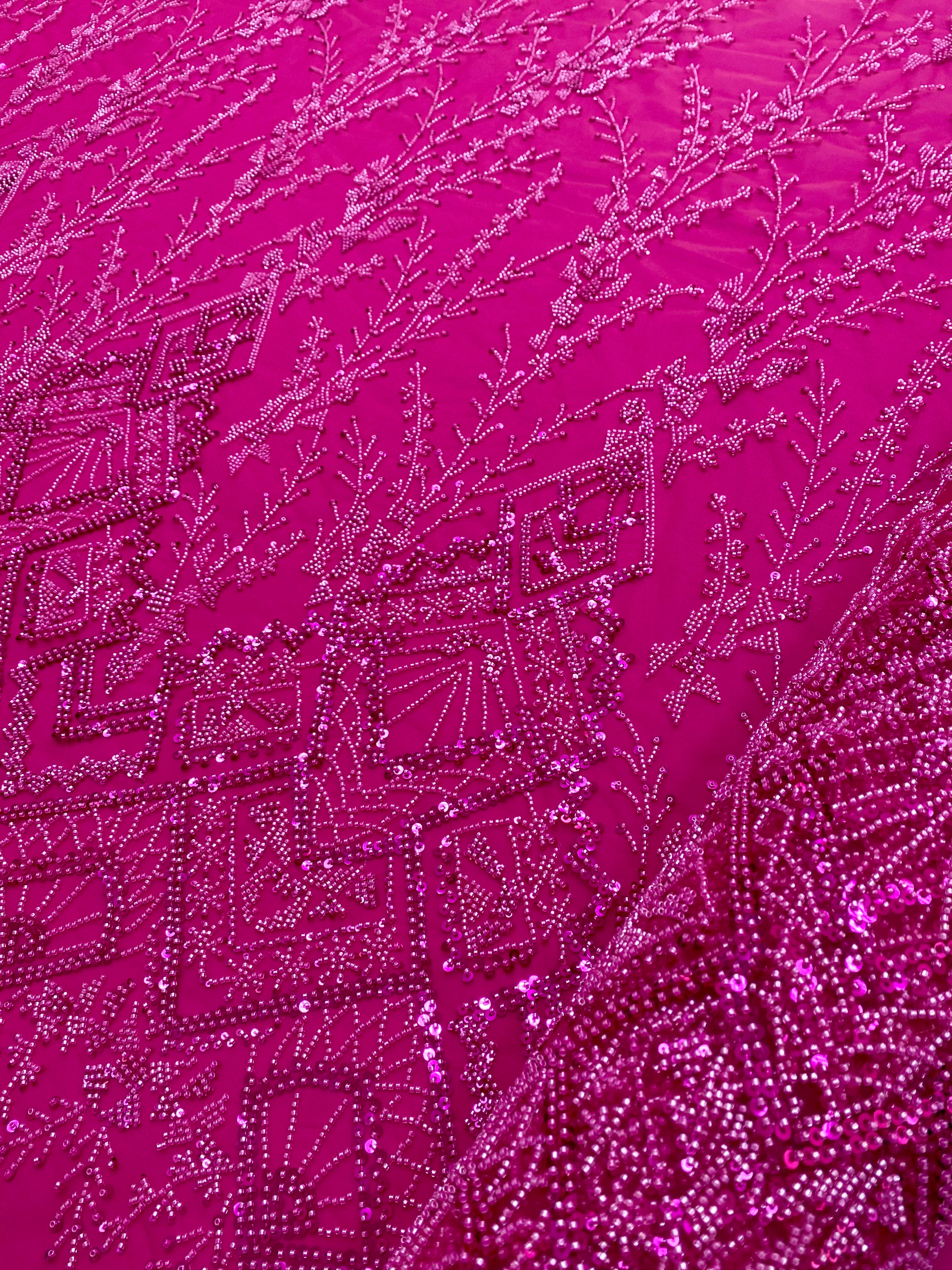 Dantela Couture Fucsia cu Model Geometric, cu Margele si Paiete