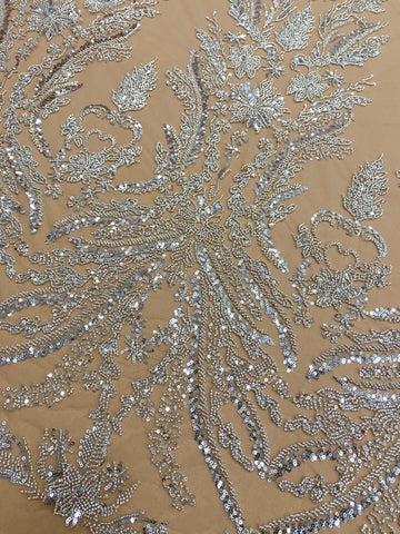 Csipke Couture ezüst tüll nude alapon, virágmintával, gyöngyökkel és flitterekkel