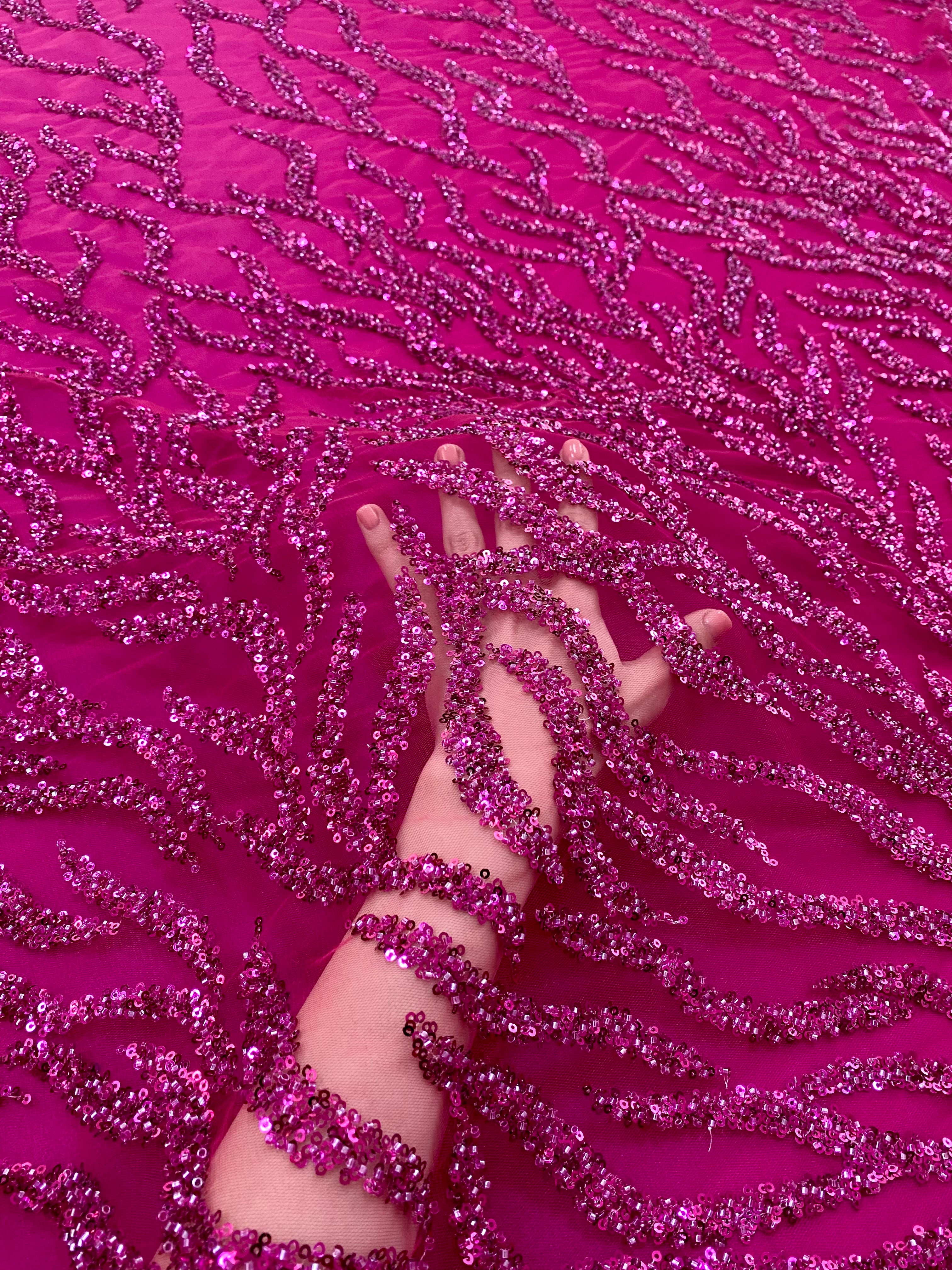 Dantela Couture Fucsia gyöngyökkel és flitterekkel, szálakkal