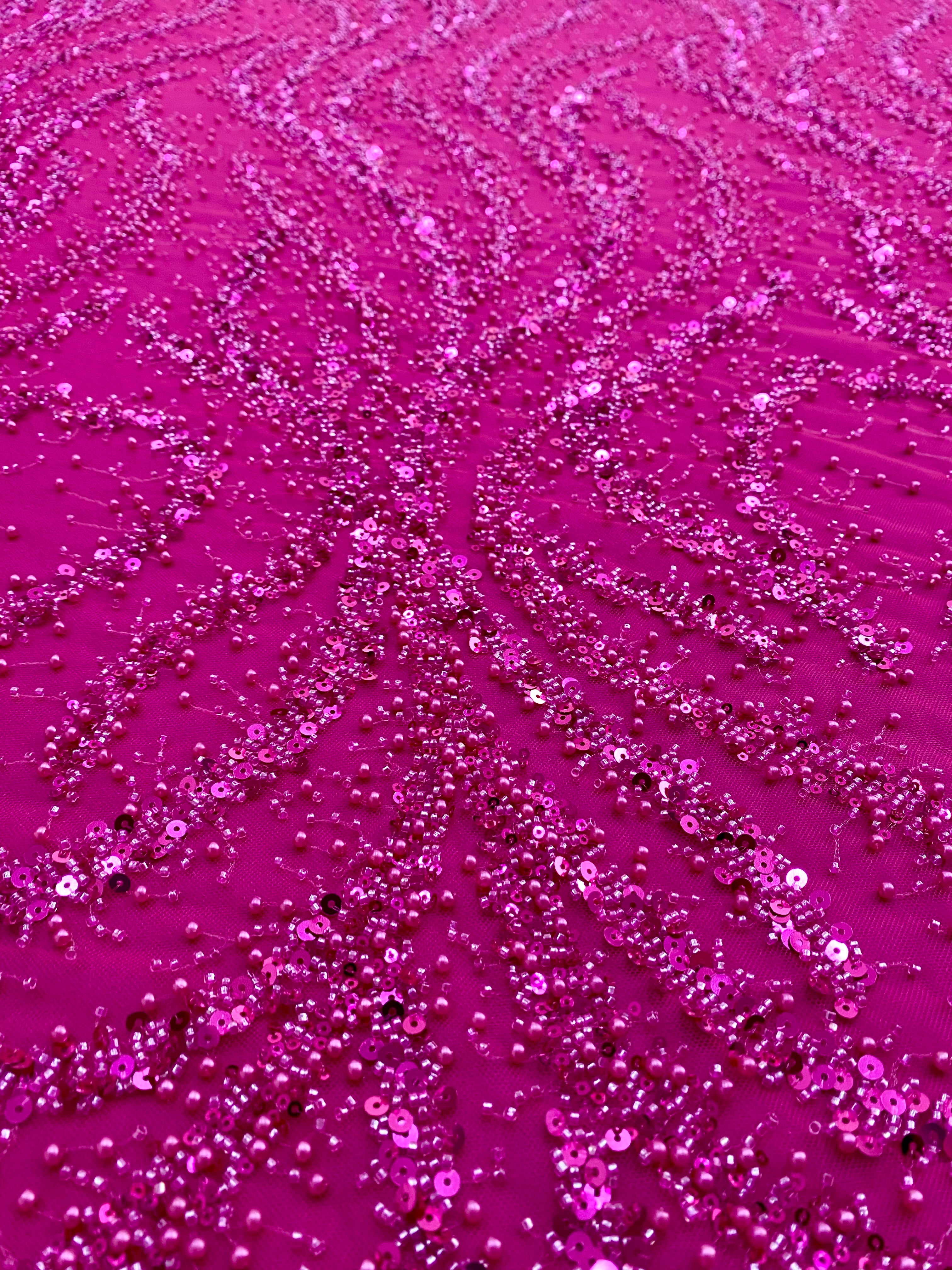 Dantela Couture Fucsia gyöngyökkel, gyöngyökkel és flitterekkel