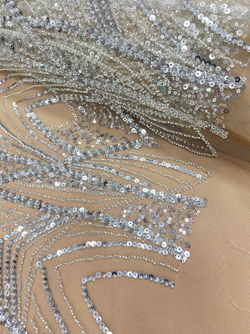 Csipke Couture ezüst tüll nude panellel, gyöngyökkel és flitterekkel