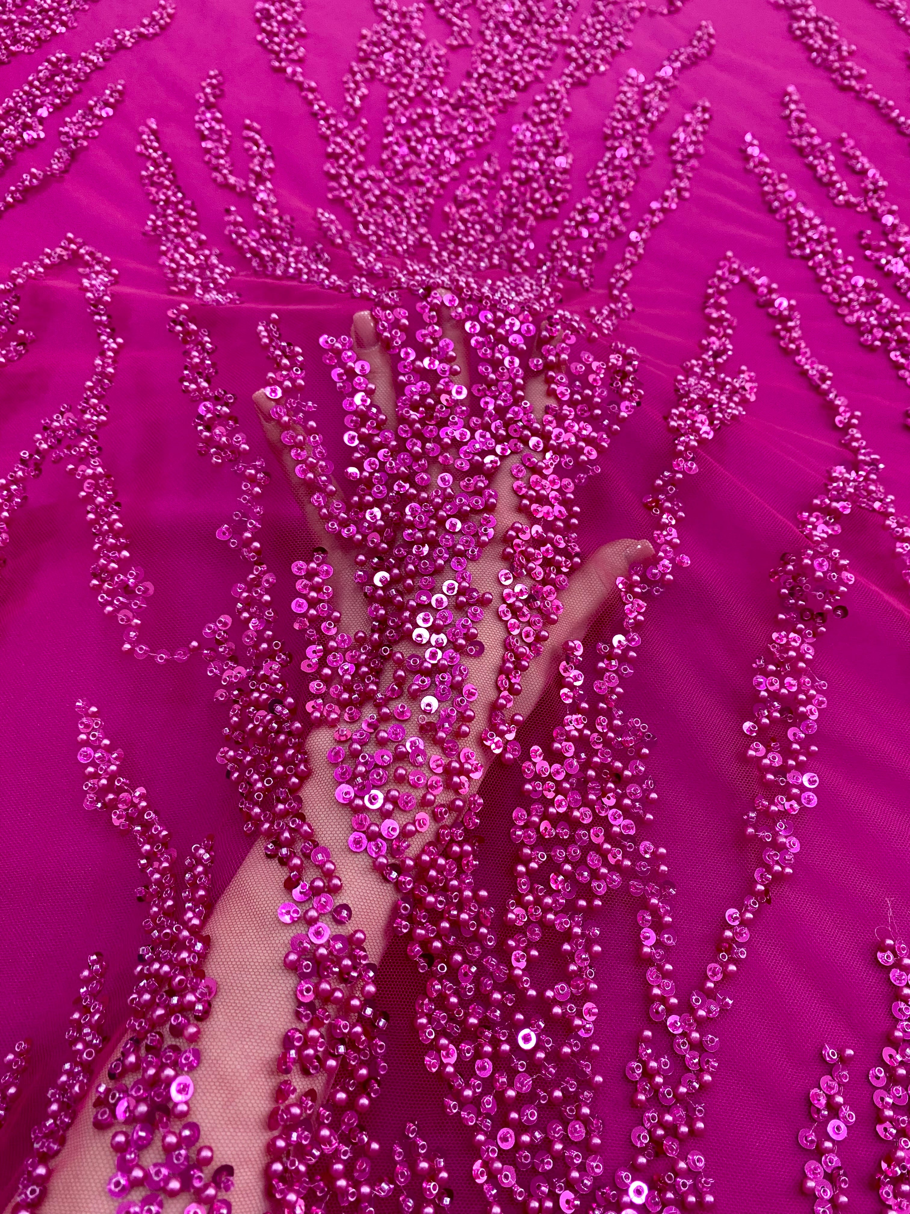 Dantela Couture Fucsia gyöngyökkel, gyöngyökkel és flitterekkel