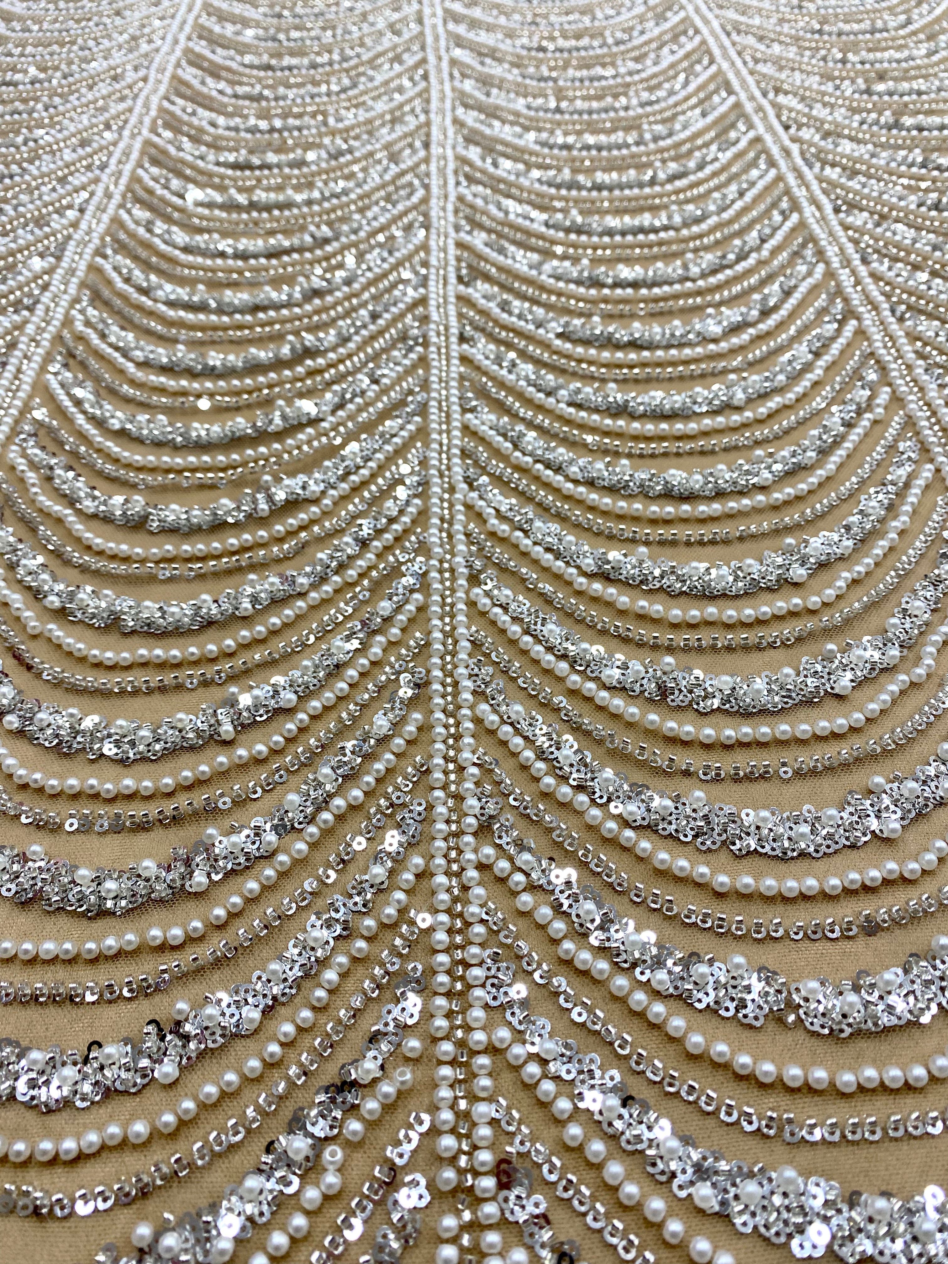 Ezüst Couture Csipke Nude Tüllön Geometriai Mintával, Gyöngyökkel, Gyöngyökkel és Flitterekkel