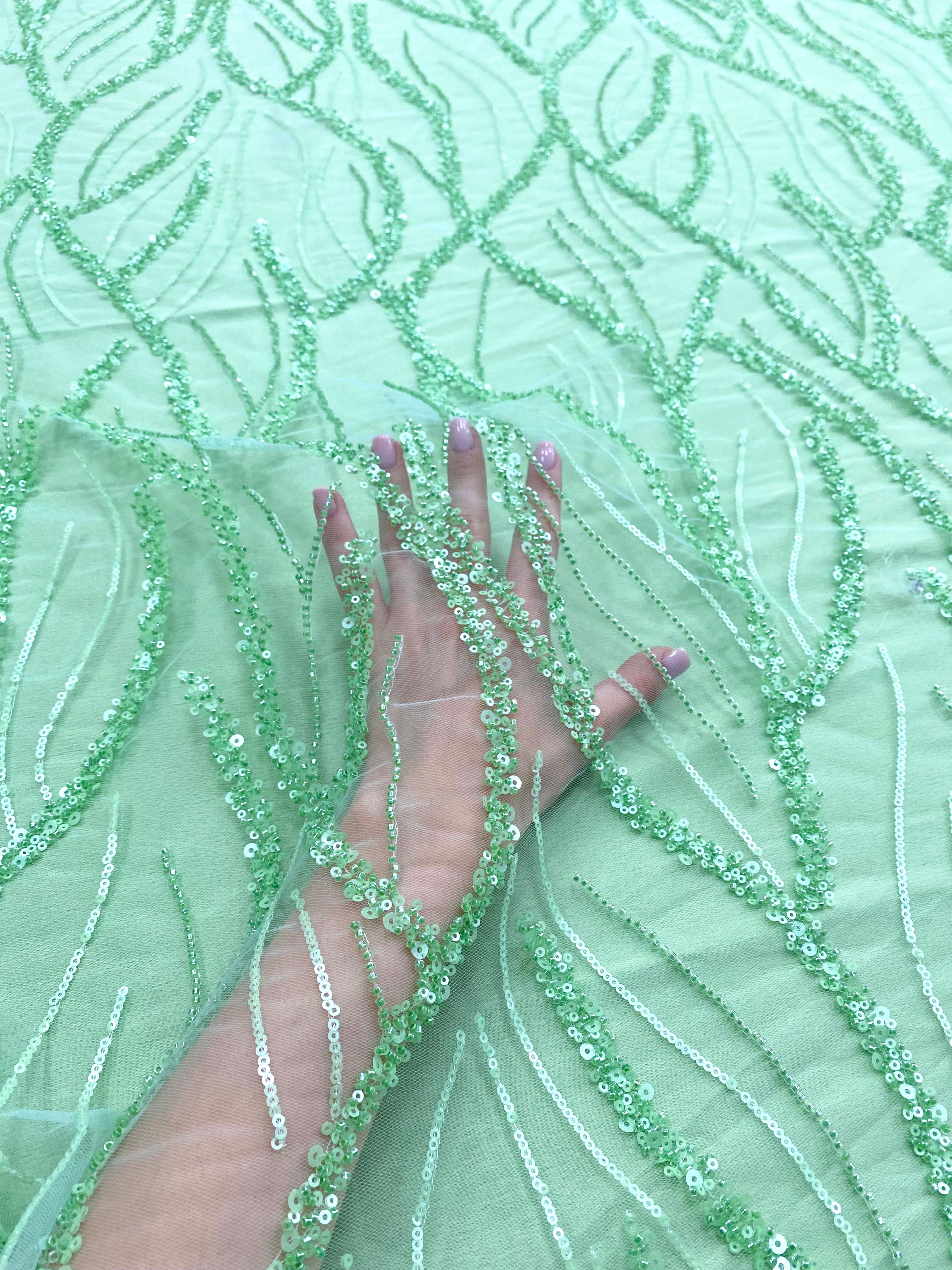 Dantela Couture Verde Menta cu Siraguri, cu Margele si Paiete