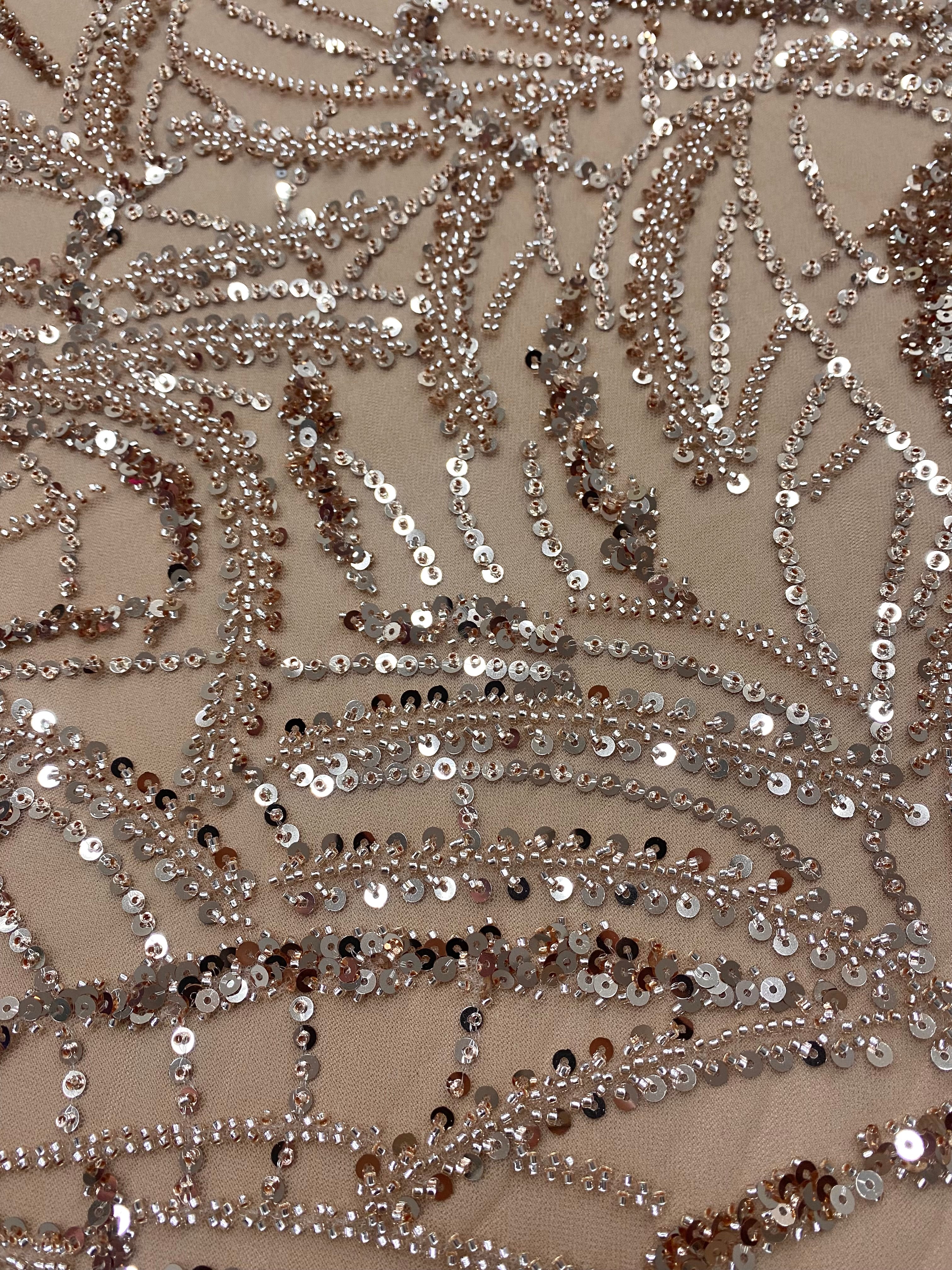 Dantela Couture Auriu Rose cu Model Geometric, Margele si Paiete