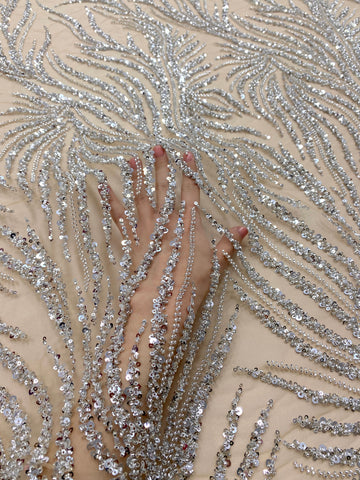 Ezüst Couture Csipke Nude Tülllel, Gyöngyökkel és Flitterekkel