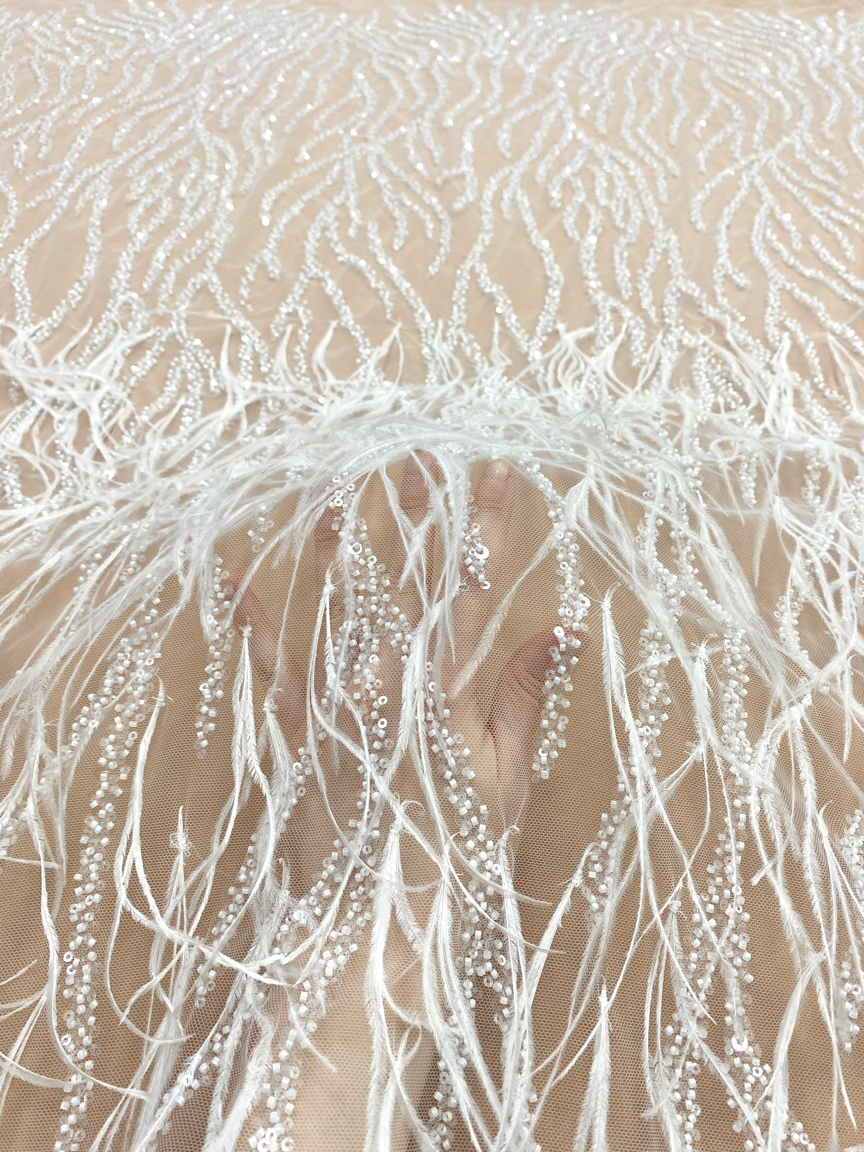 Dantela Couture Ivory cu Pene de Strut, cu Siraguri, cu Margele si Paiete