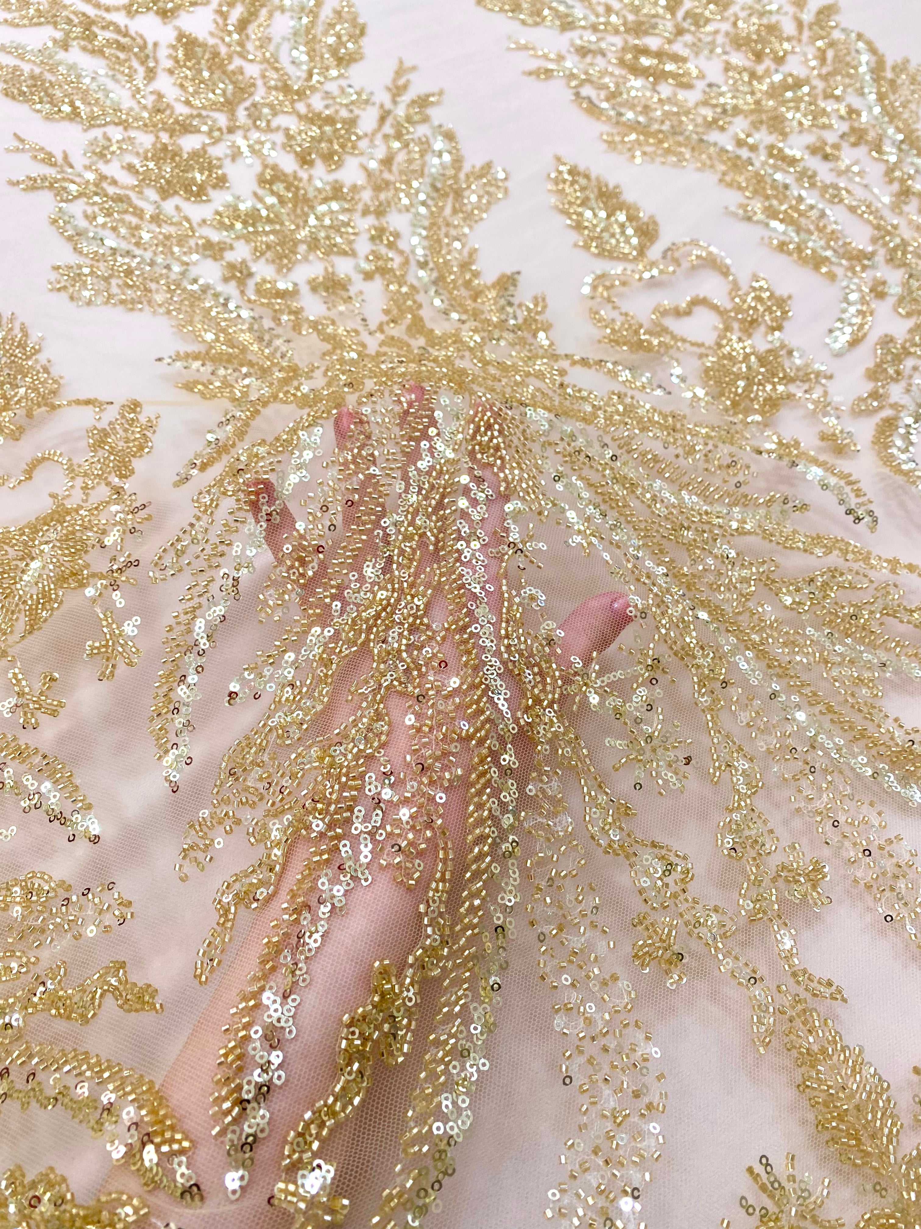 Dantela Couture Aurie cu Model Floral, cu Perle, Margele si Paiete