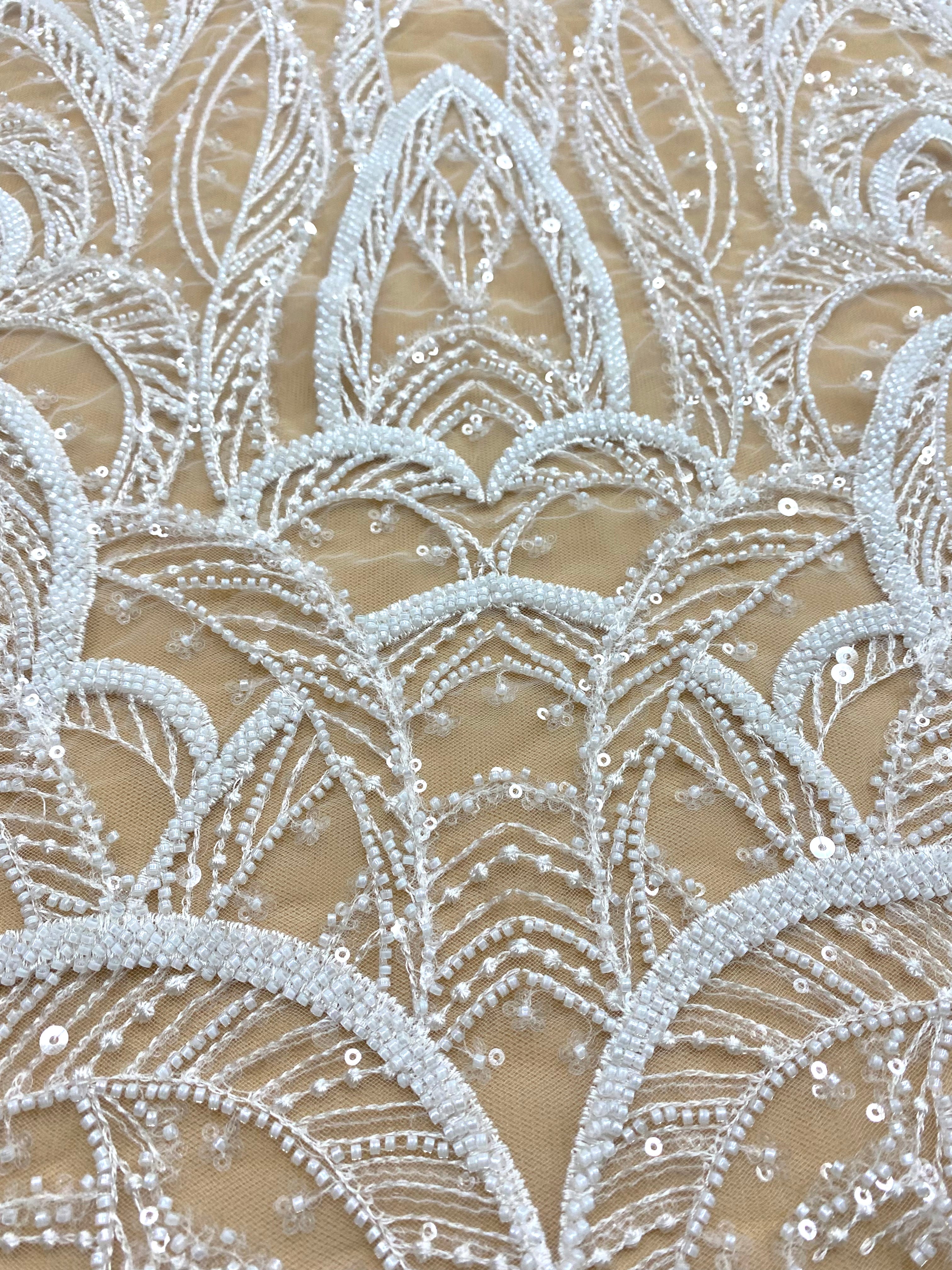 Dantela Couture Ivory geometriai mintával, gyöngyökkel és flitterekkel