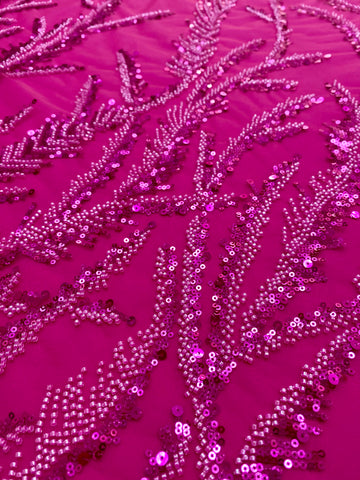 Dantela Couture fukszia ágacskákkal, gyöngyökkel és flitterekkel