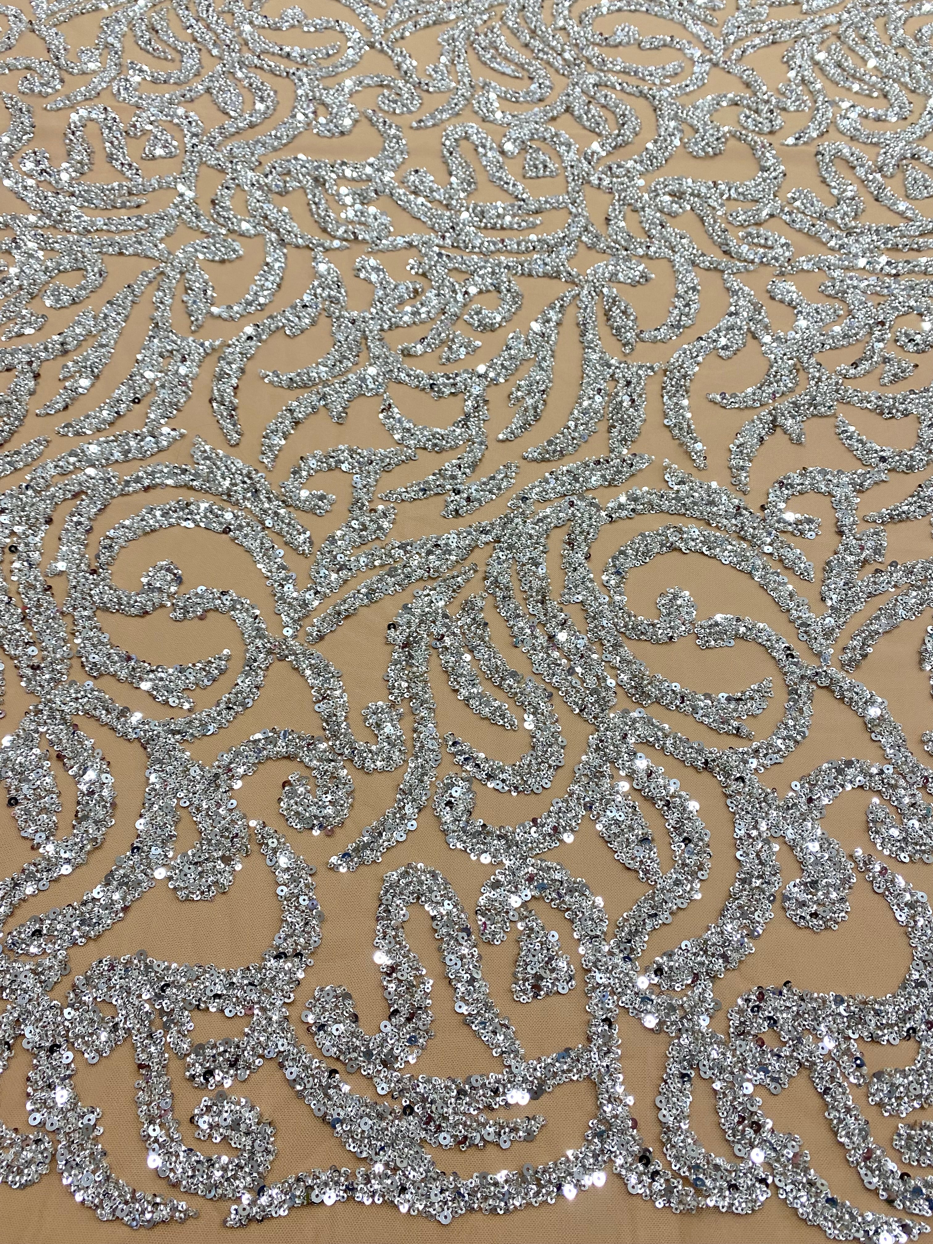 Csipke Couture ezüst tüll nude alapon gyöngyökkel és flitterekkel