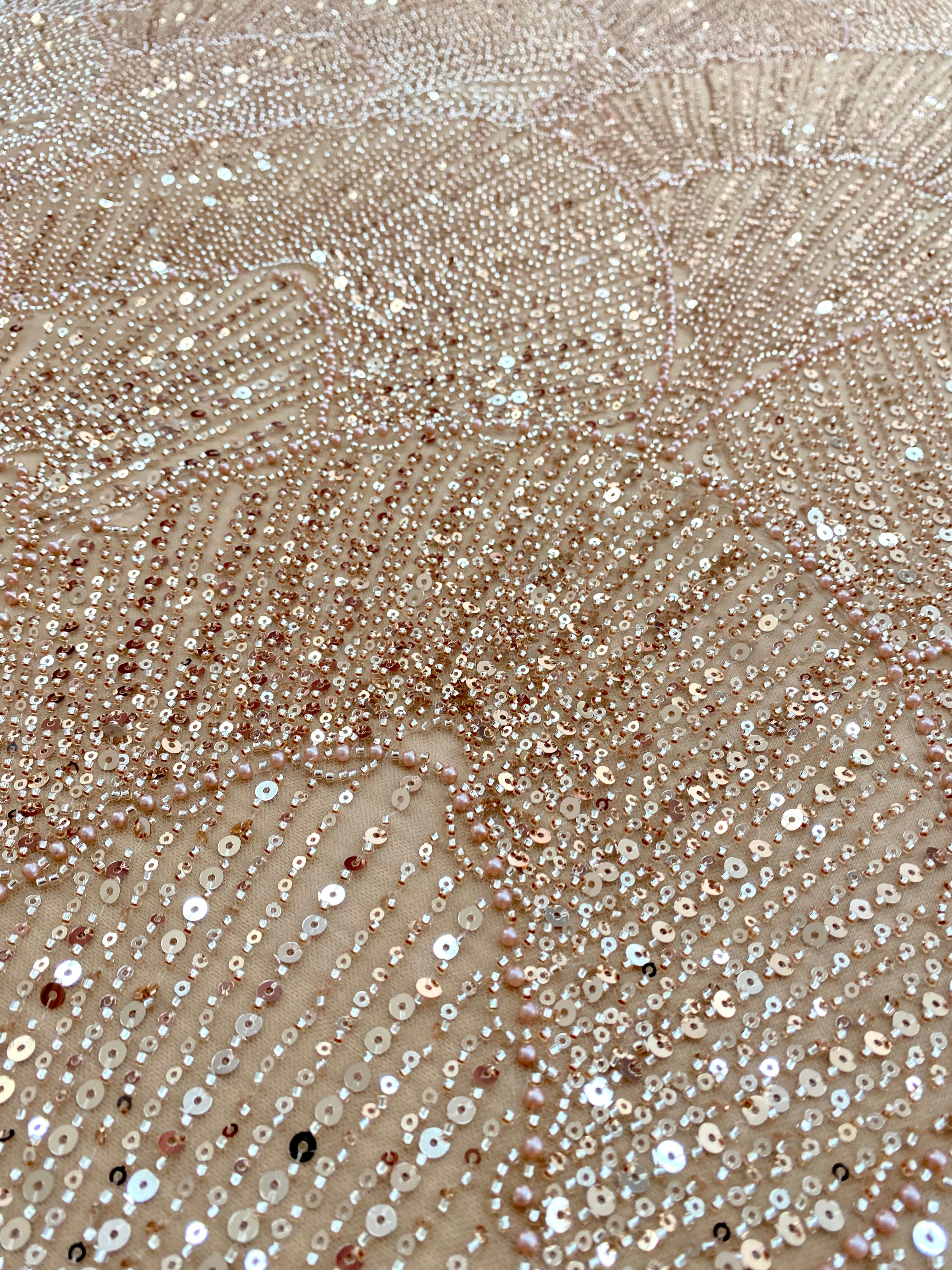 Dantela Couture Auriu Rose cu Model Geometric, cu Perle, Margele si Paiete