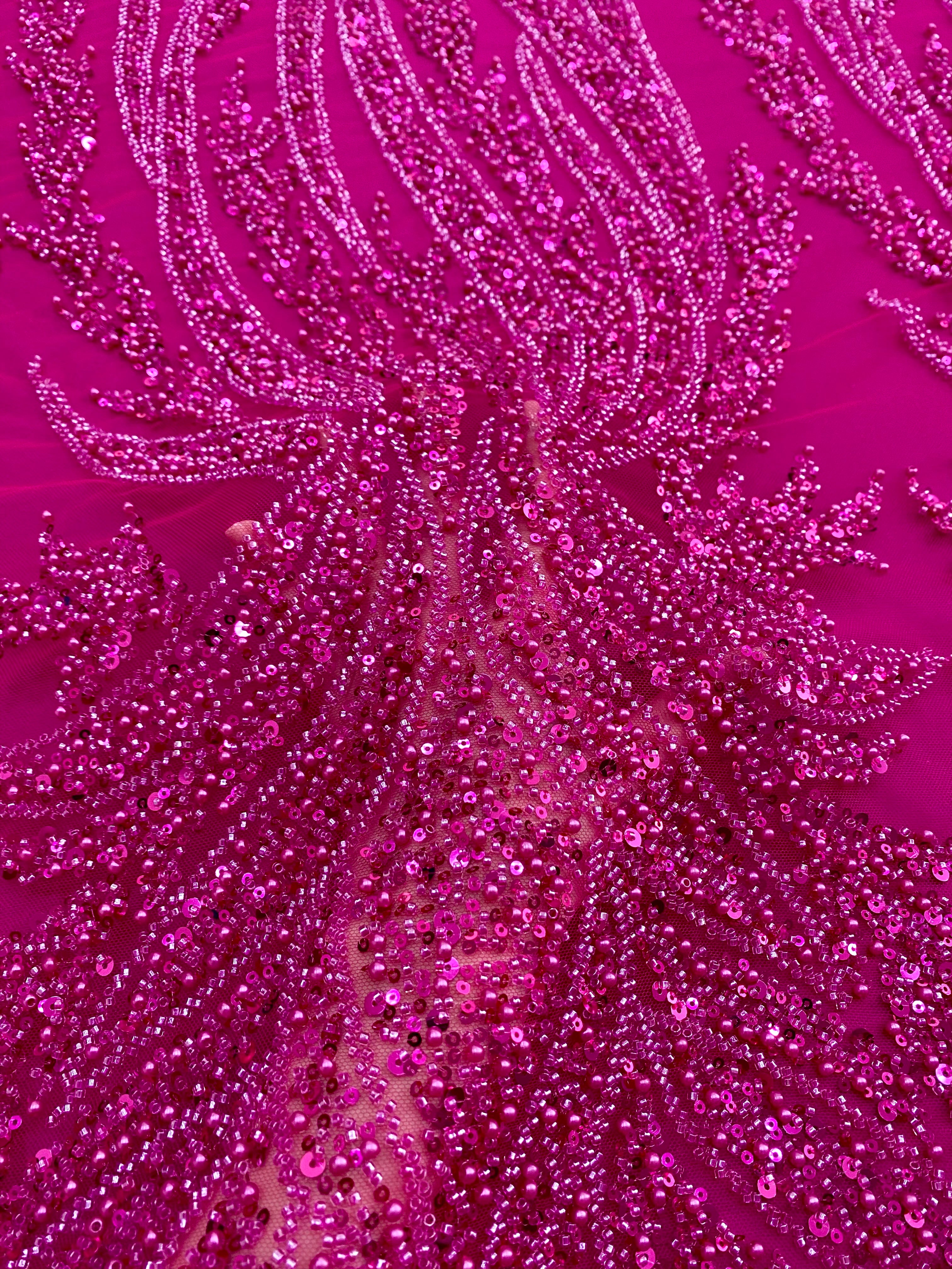 Dantela Couture Fucsia gyöngyökkel, gyöngyökkel és flitterekkel díszített panellel