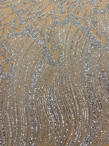 Csipke Couture ezüst tüll nude alapon geometrikus mintával, gyöngyökkel és flitterekkel