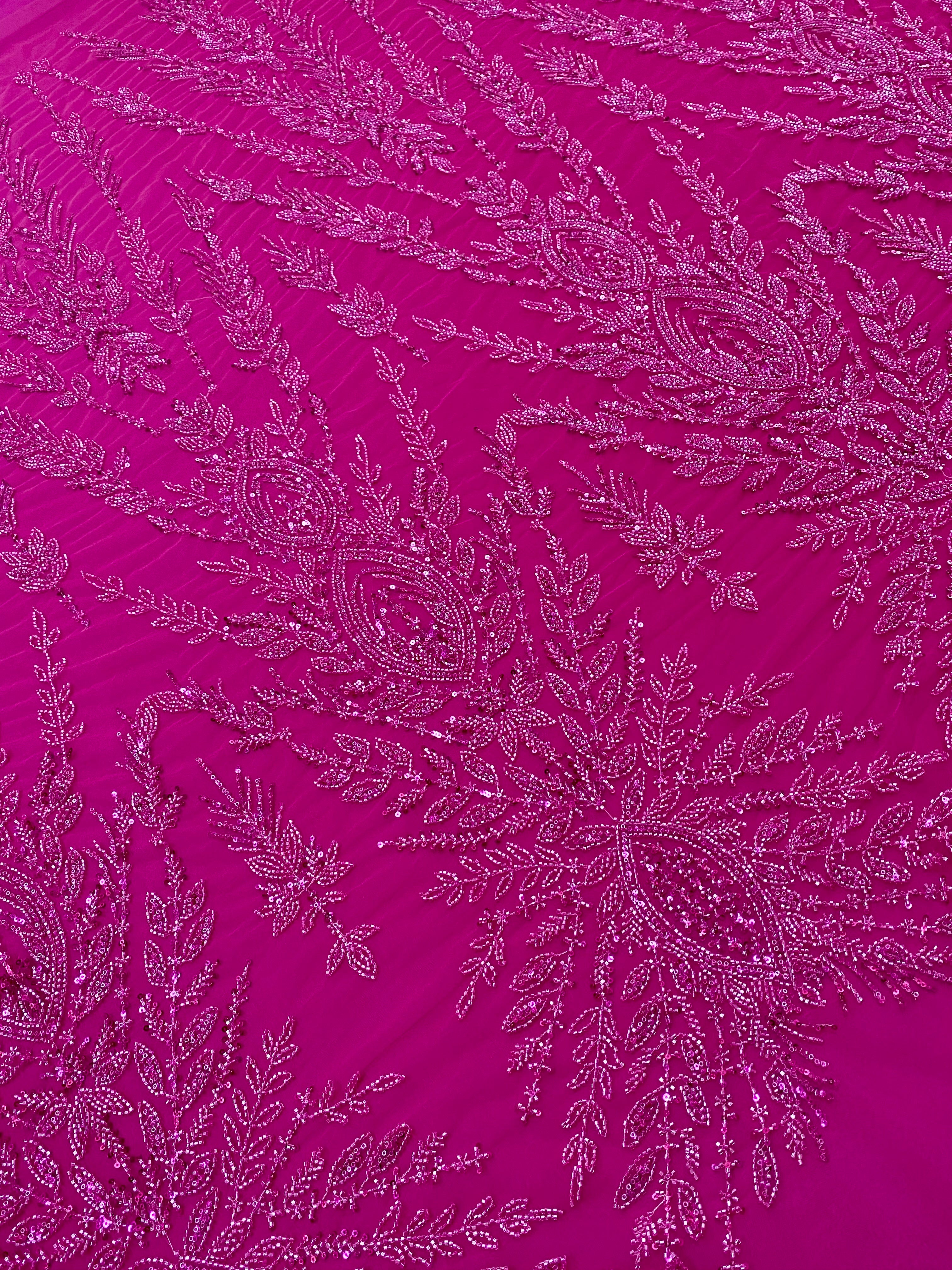 Dantela Couture Fucsia szimmetrikus mintával, gyöngyökkel és flitterekkel