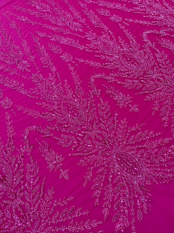 Dantela Couture Fucsia szimmetrikus mintával, gyöngyökkel és flitterekkel