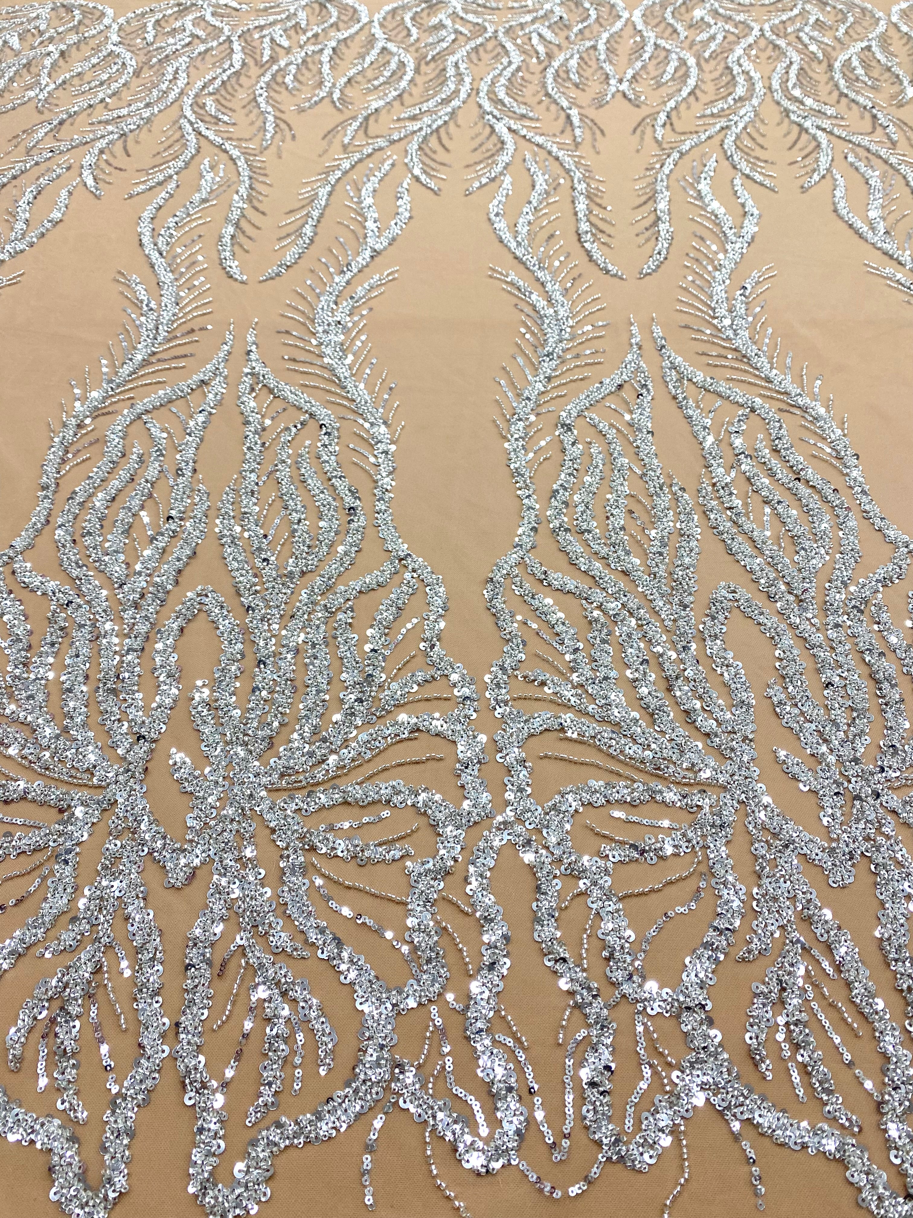 Csipke Couture ezüst tüll nude panellel, gyöngyökkel és flitterekkel