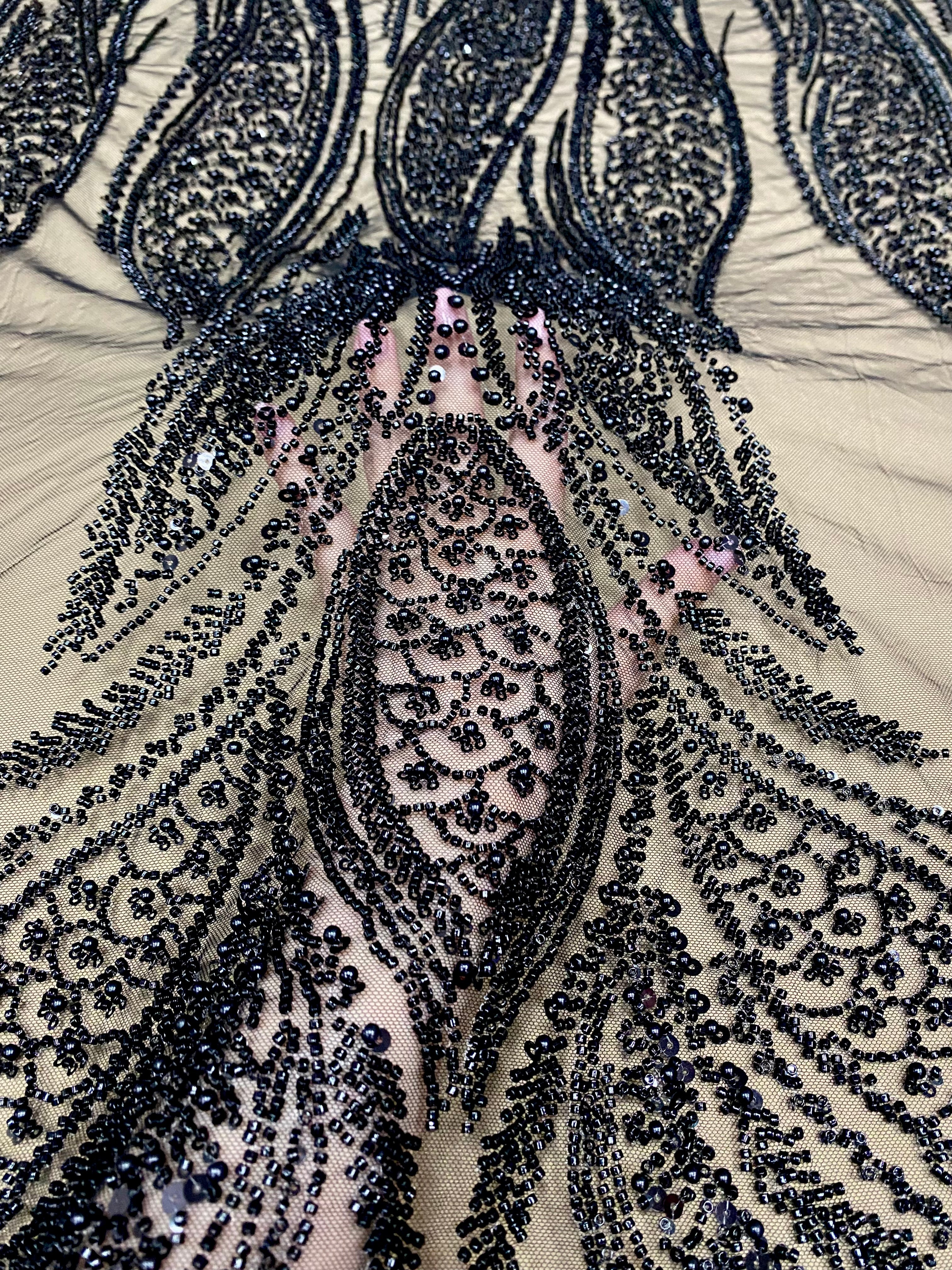 Dantela Couture Neagra cu Panou, cu Perle, Margele si Paiete