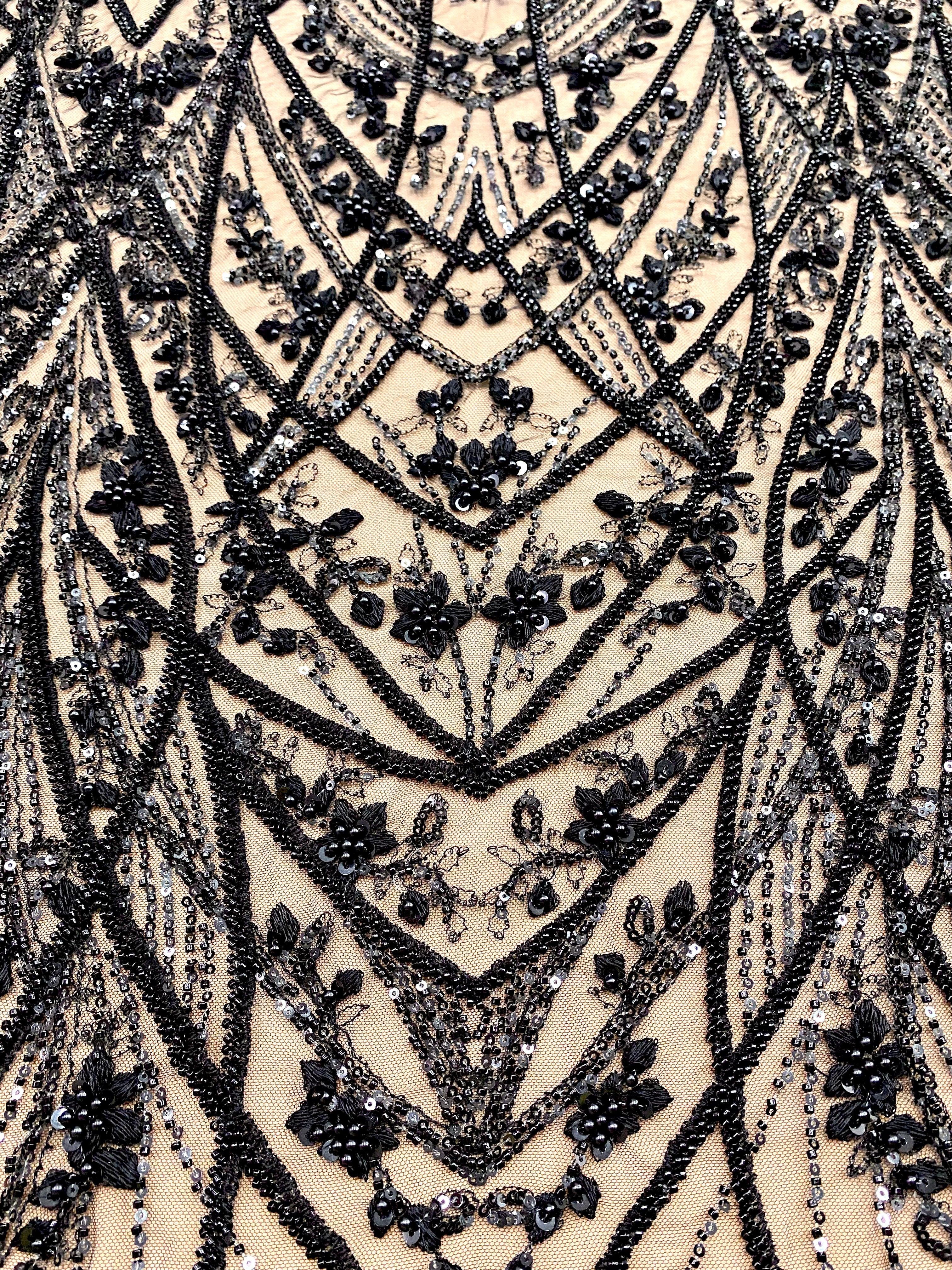 Dantela Couture Neagra cu Model Geometric, cu Perle, Margele si Paiete