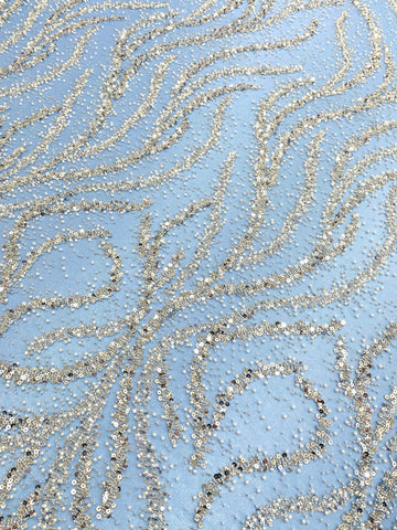 Dantela Couture Argintie pe Tulle Bleu cu Perle, Margele si Paiete