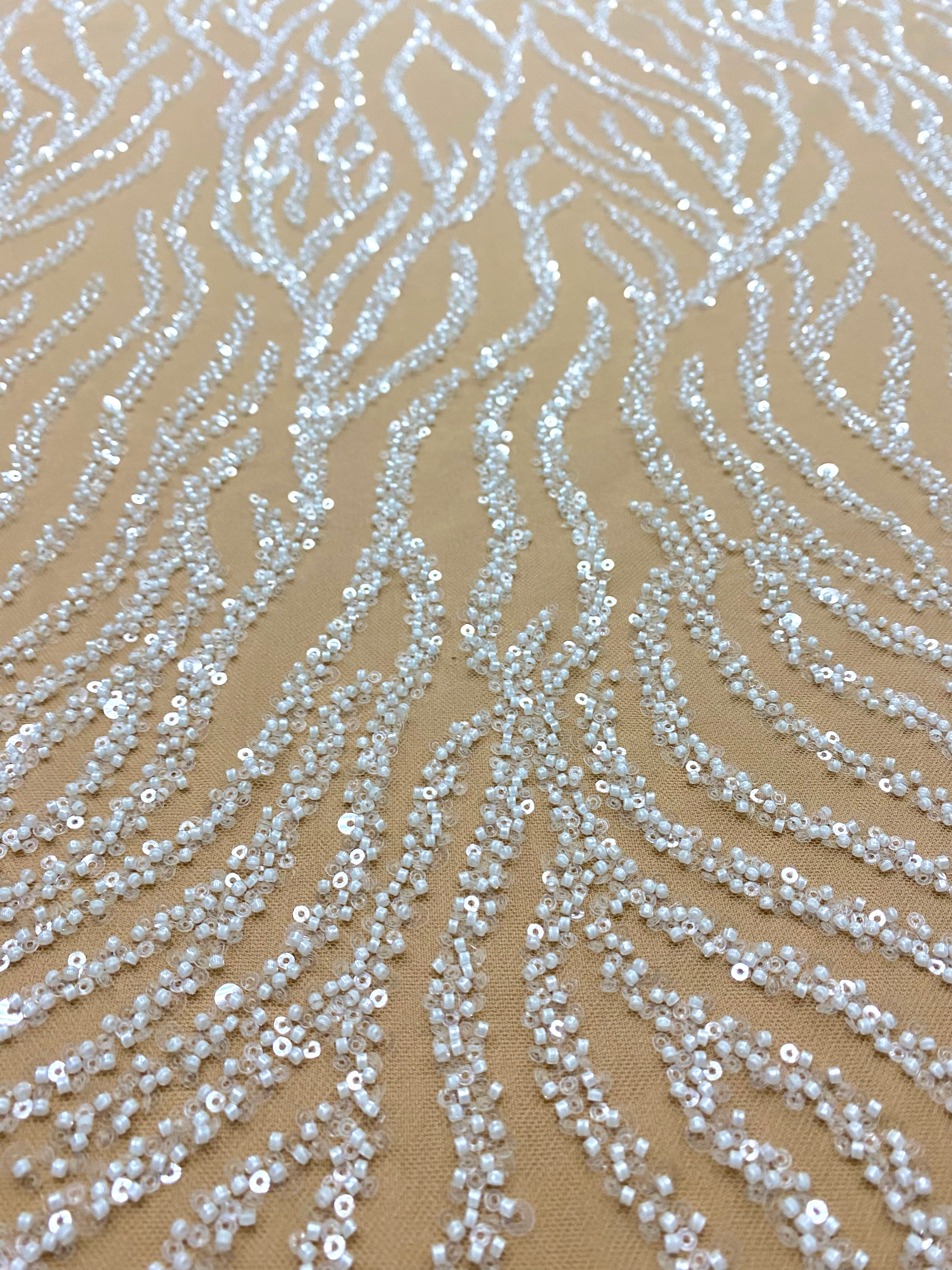 Dantela Couture Ivory cu Tulle Nude cu Siraguri, cu Margele si Paiete