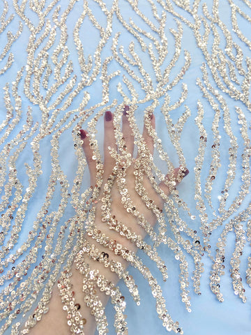Dantela Couture Argintie pe Tulle Bleu cu Siraguri, cu Margele si Paiete