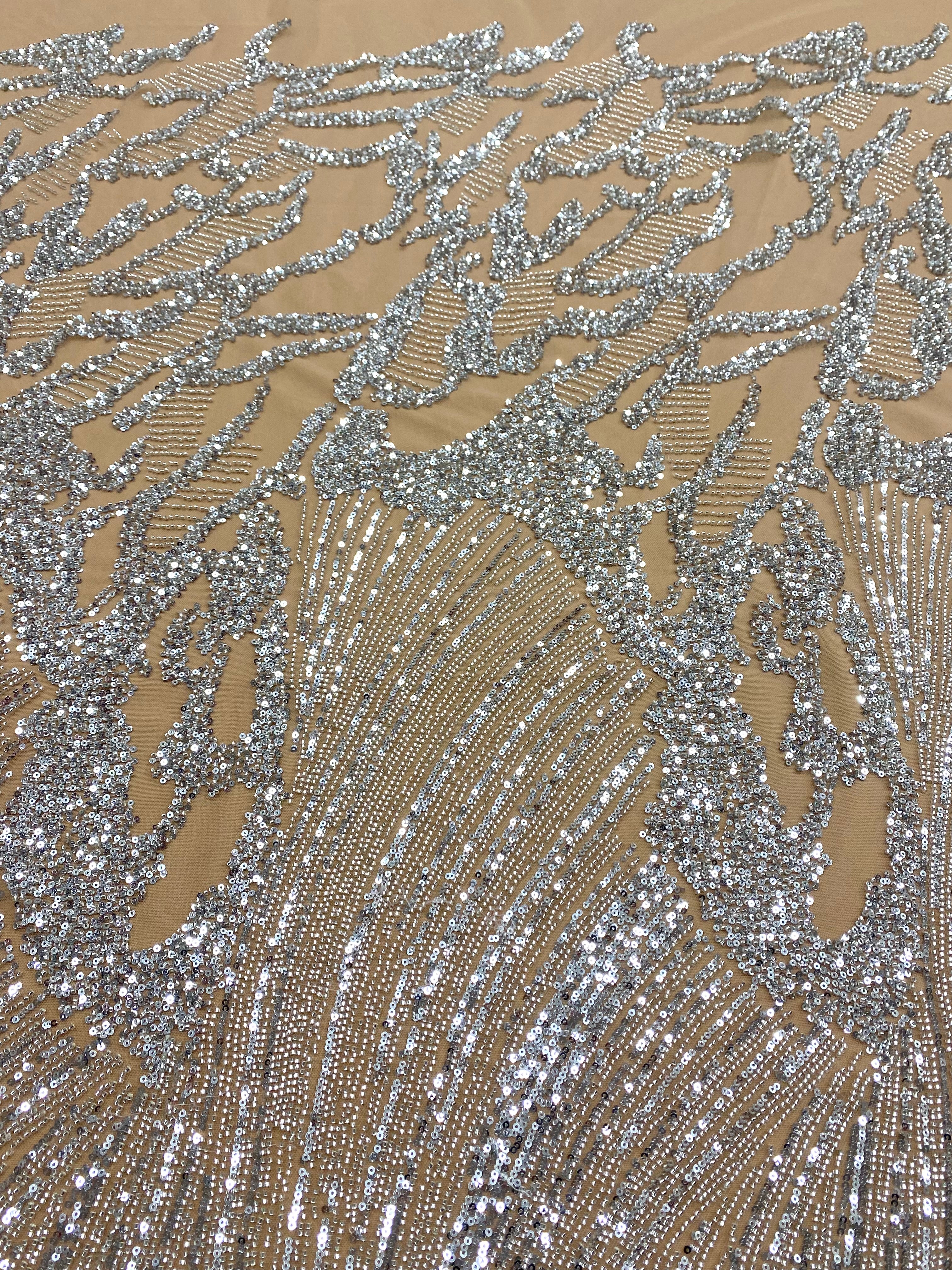 Csipke Couture ezüst tüll nude alapon geometrikus mintával, gyöngyökkel és flitterekkel