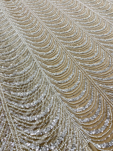 Ezüst Couture Csipke Nude Tüllön Geometriai Mintával, Gyöngyökkel, Gyöngyökkel és Flitterekkel