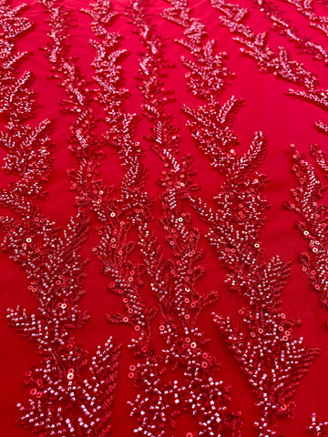 Piros Couture csipke geometriai mintával, gyöngyökkel, gyöngyöcskékkel és flitterekkel