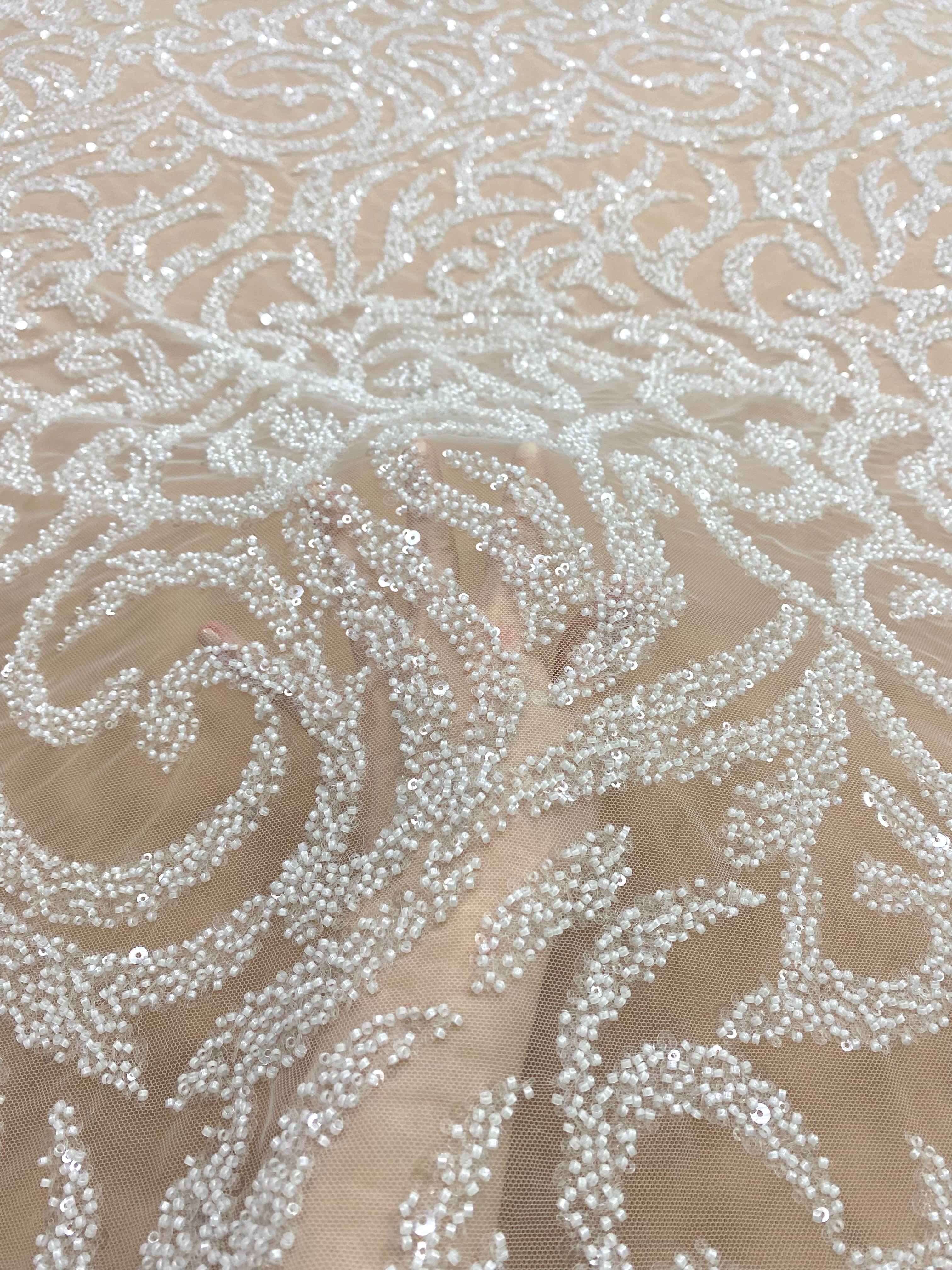 Dantela Couture Ivory geometriai mintával, gyöngyökkel és flitterekkel