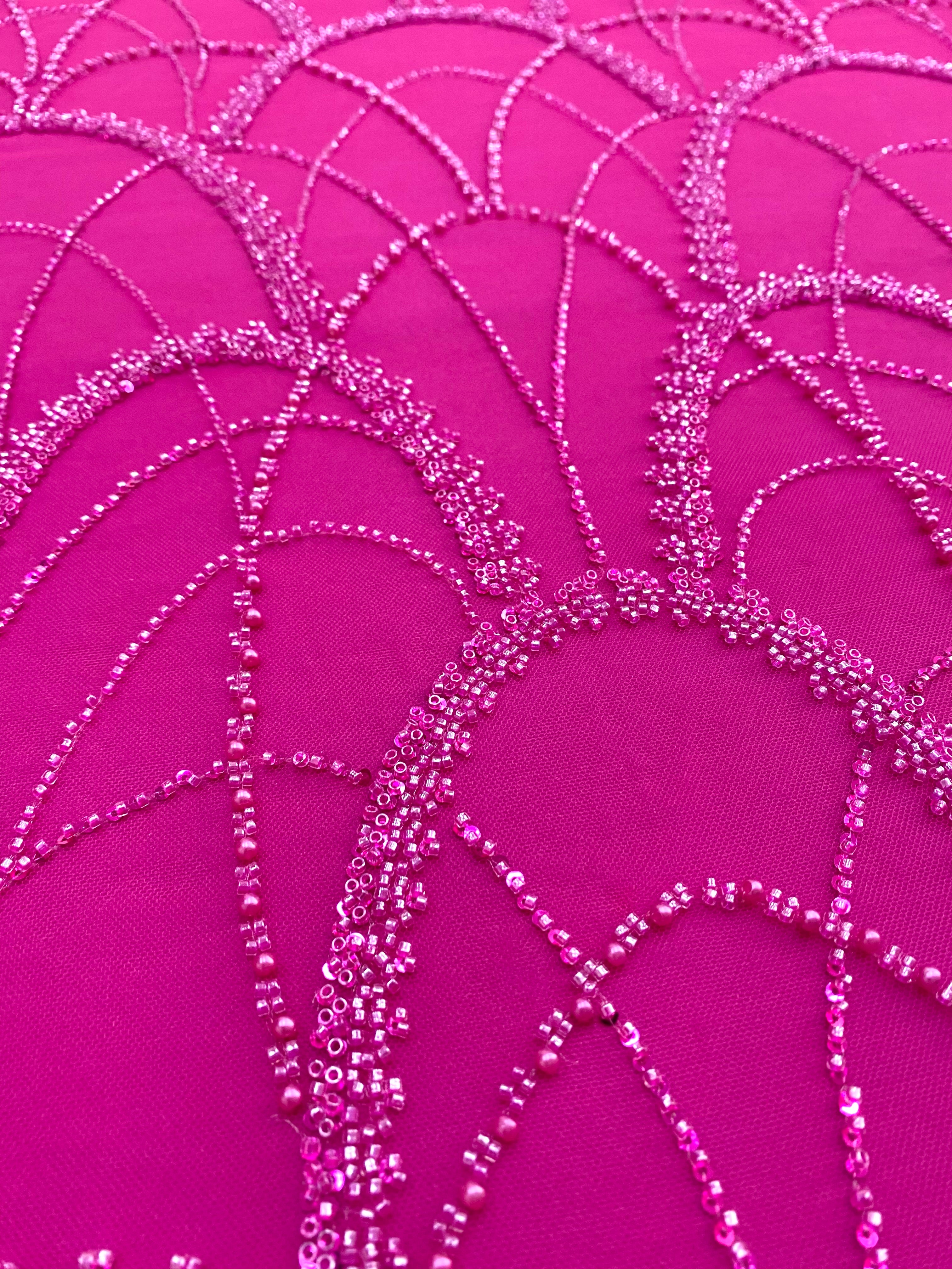Dantela Couture Fucsia cu Model Geometric, cu Perle, Margele si Paiete