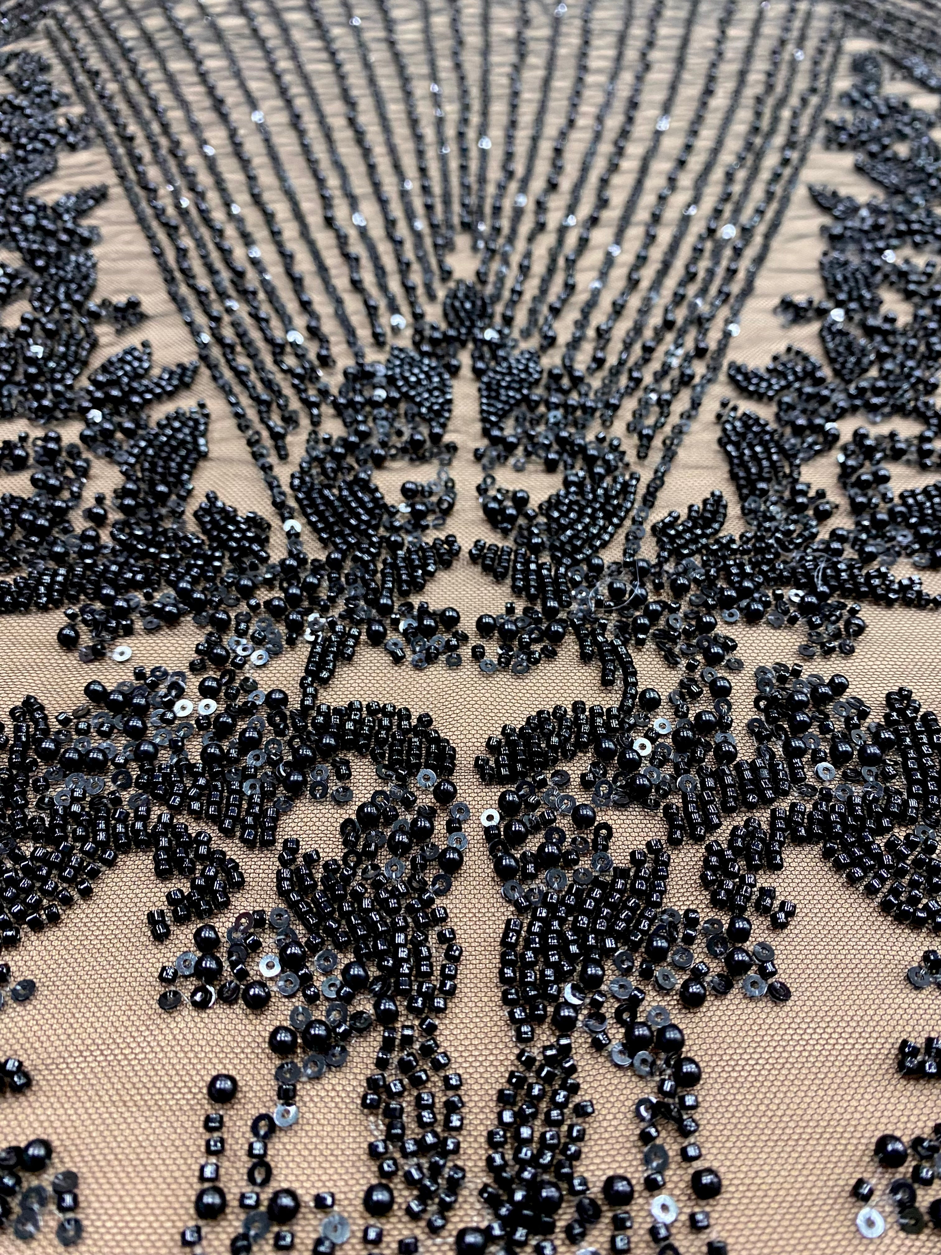 Dantela Couture Neagra cu Model Geometric, cu Perle, Margele si Paiete