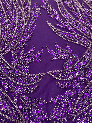 Sötétlila Couture Csipke Panellel, Gyöngyökkel, Gyöngyökkel és Flitterekkel