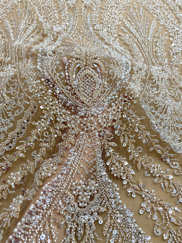 Dantela Couture Argintie pe Tulle Nude cu Model Geometric, cu Perle, Margele si Paiete