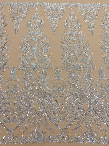 Csipke Couture ezüst tüll nude alapon, virágmintával, gyöngyökkel és flitterekkel